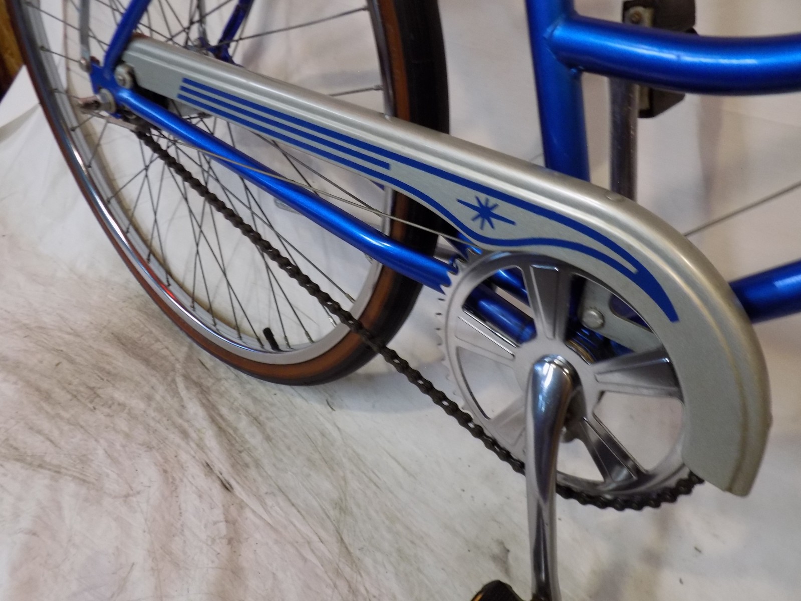 1980 SCHWINN COLLEGIATE LADIES 3-SPEED ROAD CRUISER BIKE BREEZE HOLLYWOOD RACER