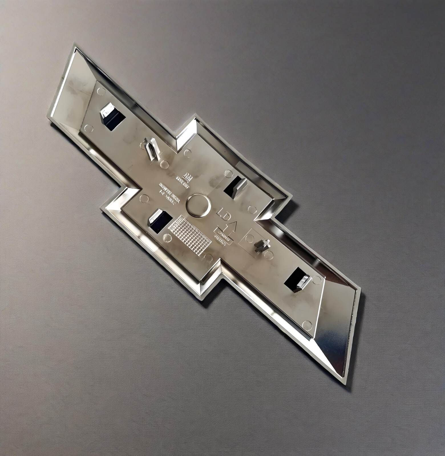 2019-2021 Chevrolet Silverado 1500 Bowtie Front Grille Emblem Badge chrome black