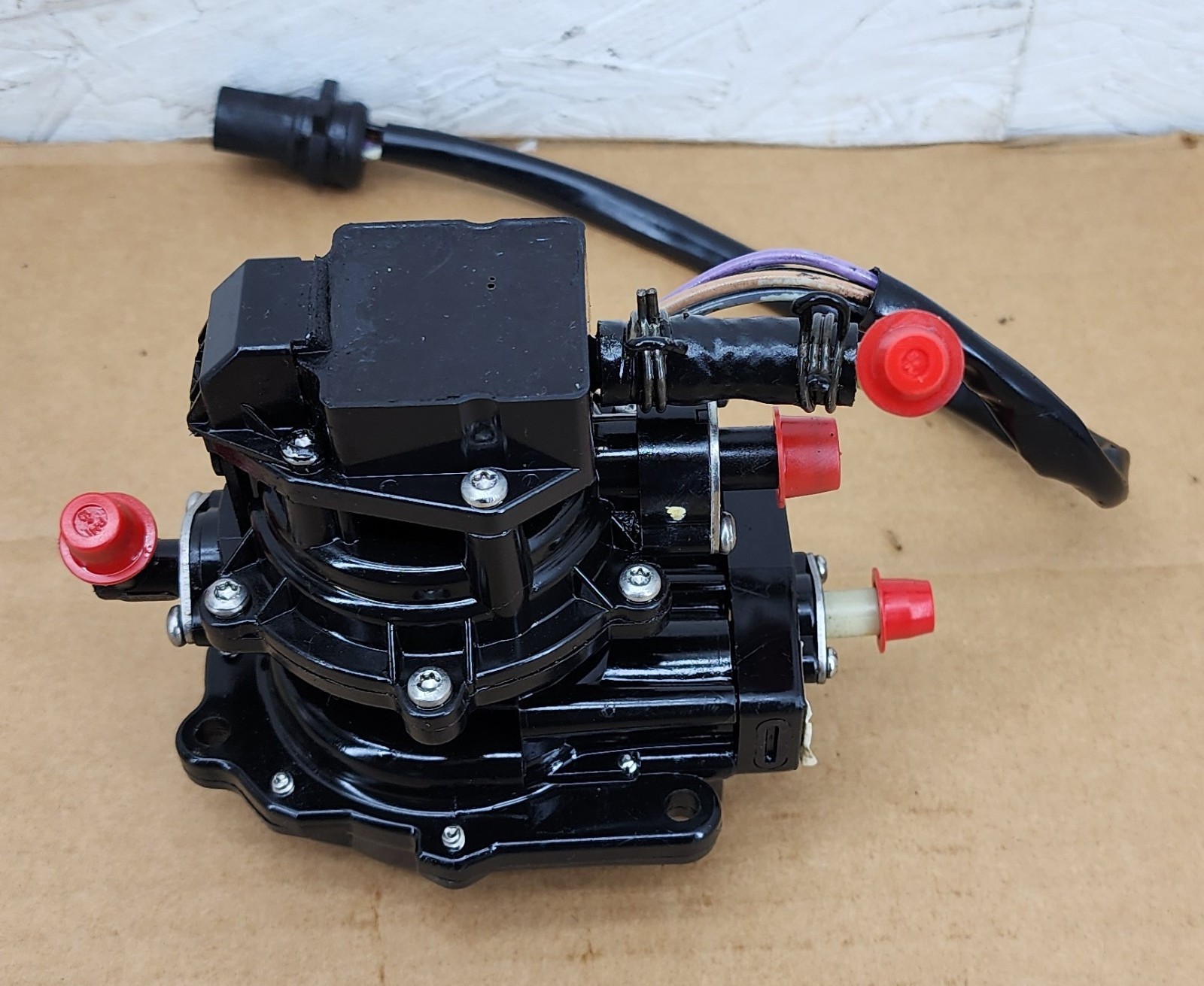 90-250 HP Johnson Evinrude OEM VRO Fuel/Oil Pump Assy 1993-2001 5004554