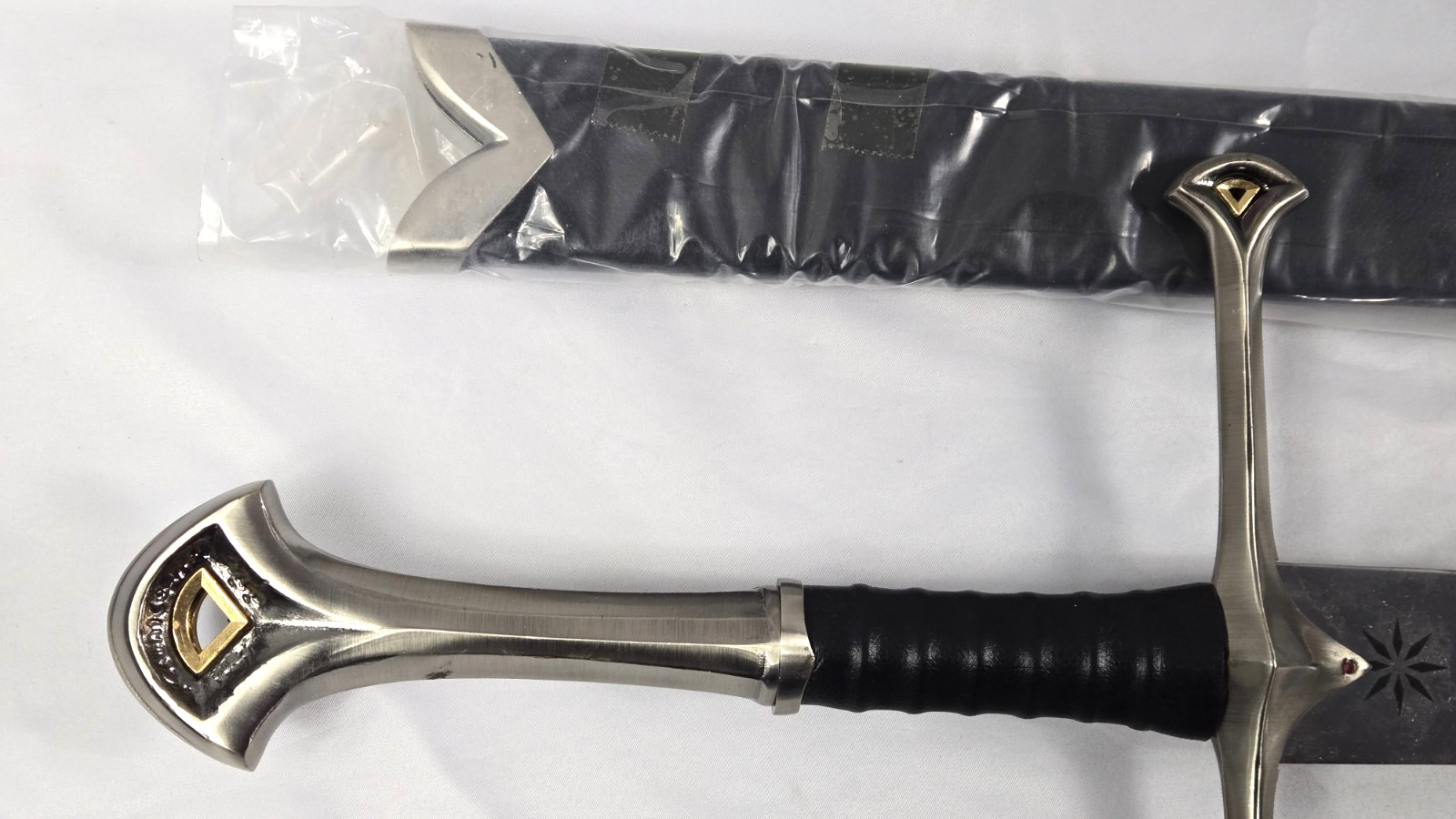 Lord of The Rings King Elendil Narsil Sword LOTR Rings Movie