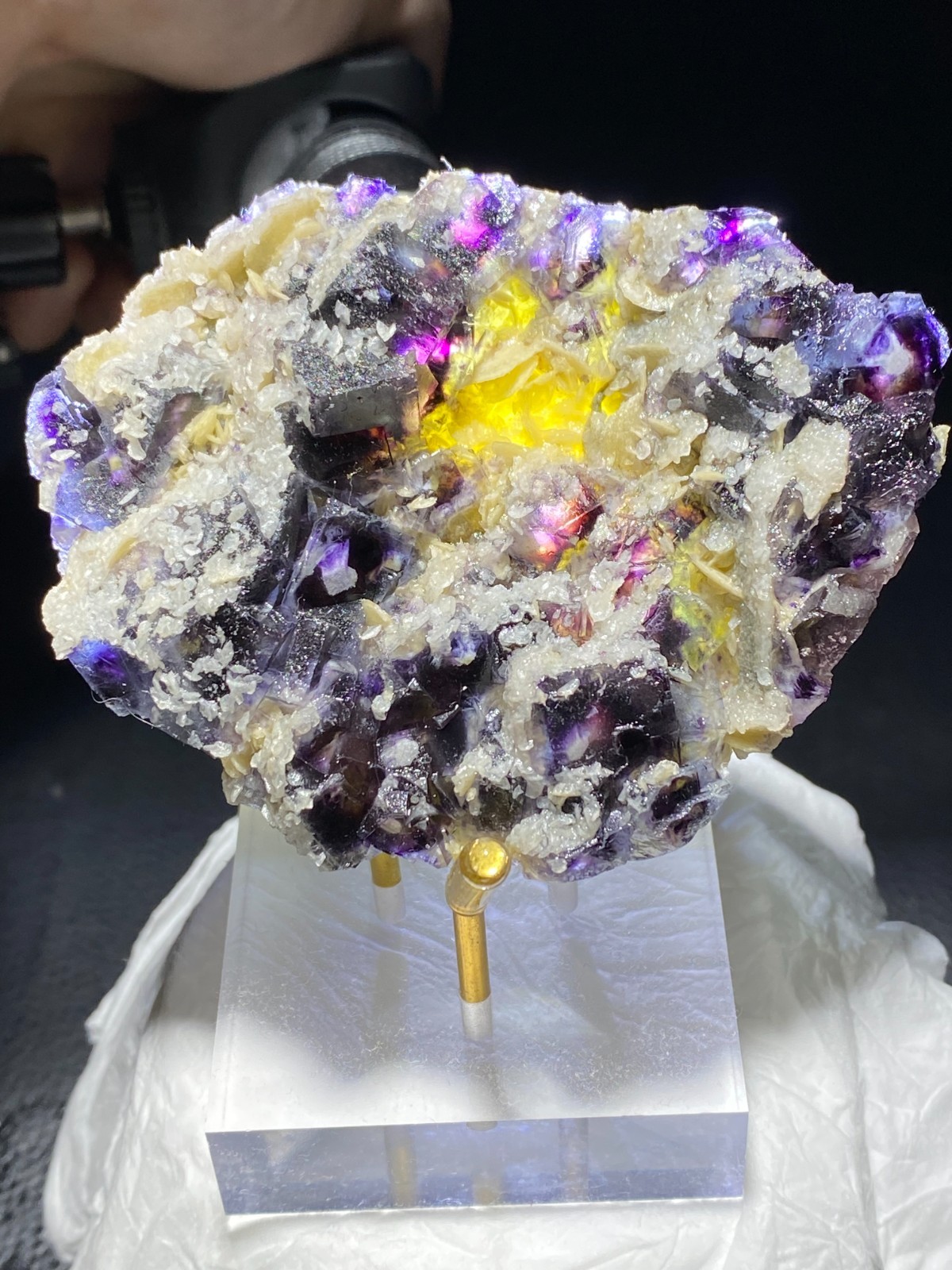 Exquisite Natural Purple Phantom Cubic Fluorite crystal Specimen，Inner Mongolia