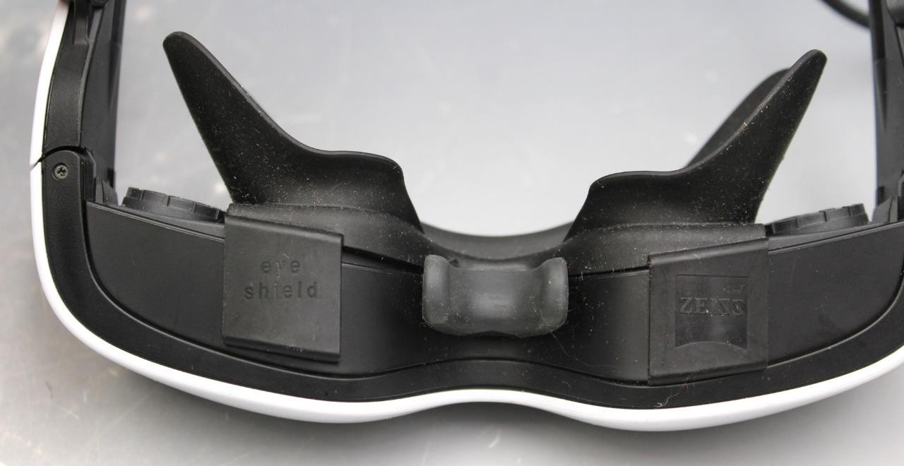 Zeiss Cinemizer OLED Portable Video Glasses Working