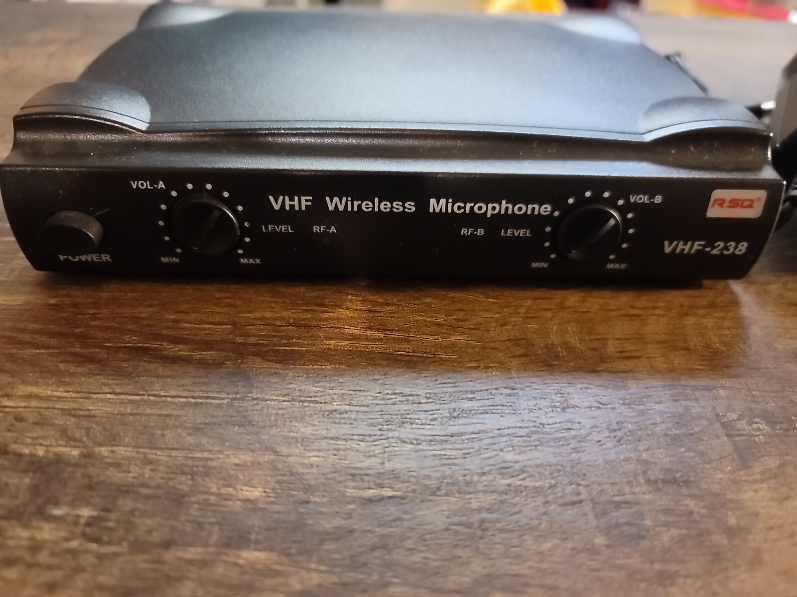 RSQ VHF-238 Receiver and power adapter Karaoke