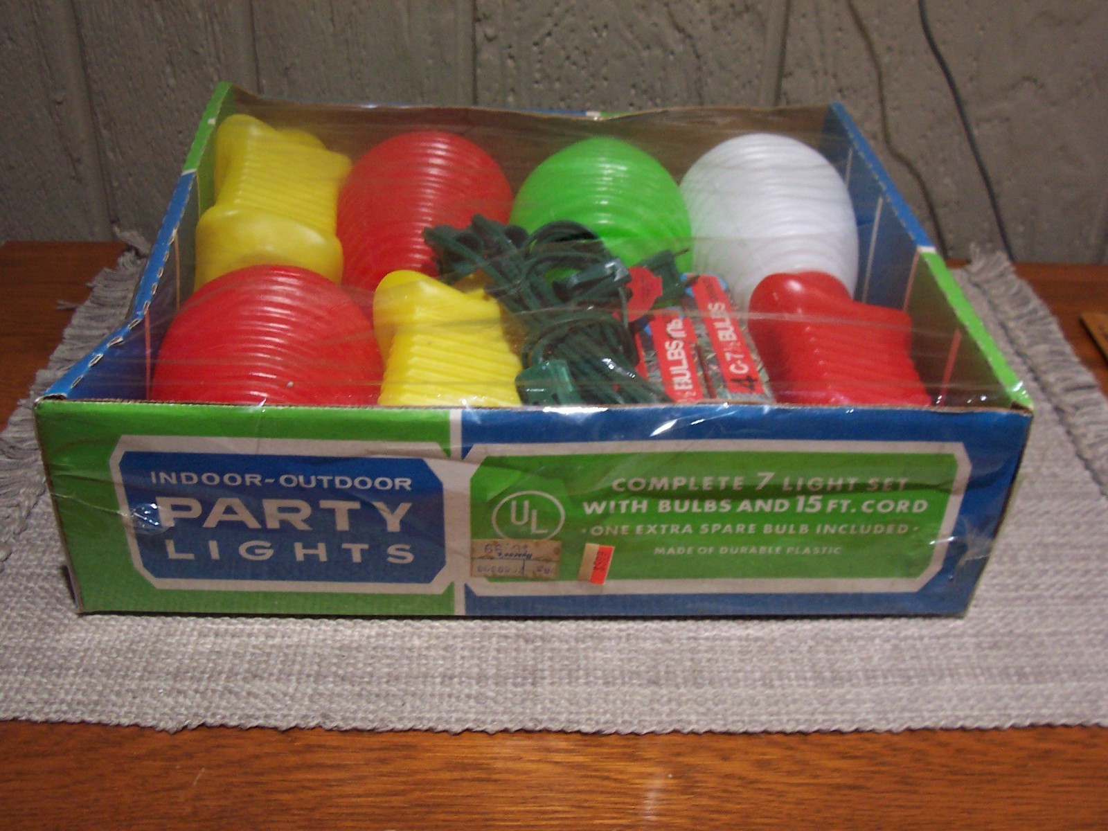 Vintage Beacon Party Lantern Lamp RV Patio Tiki Blow Mold Light String Extras