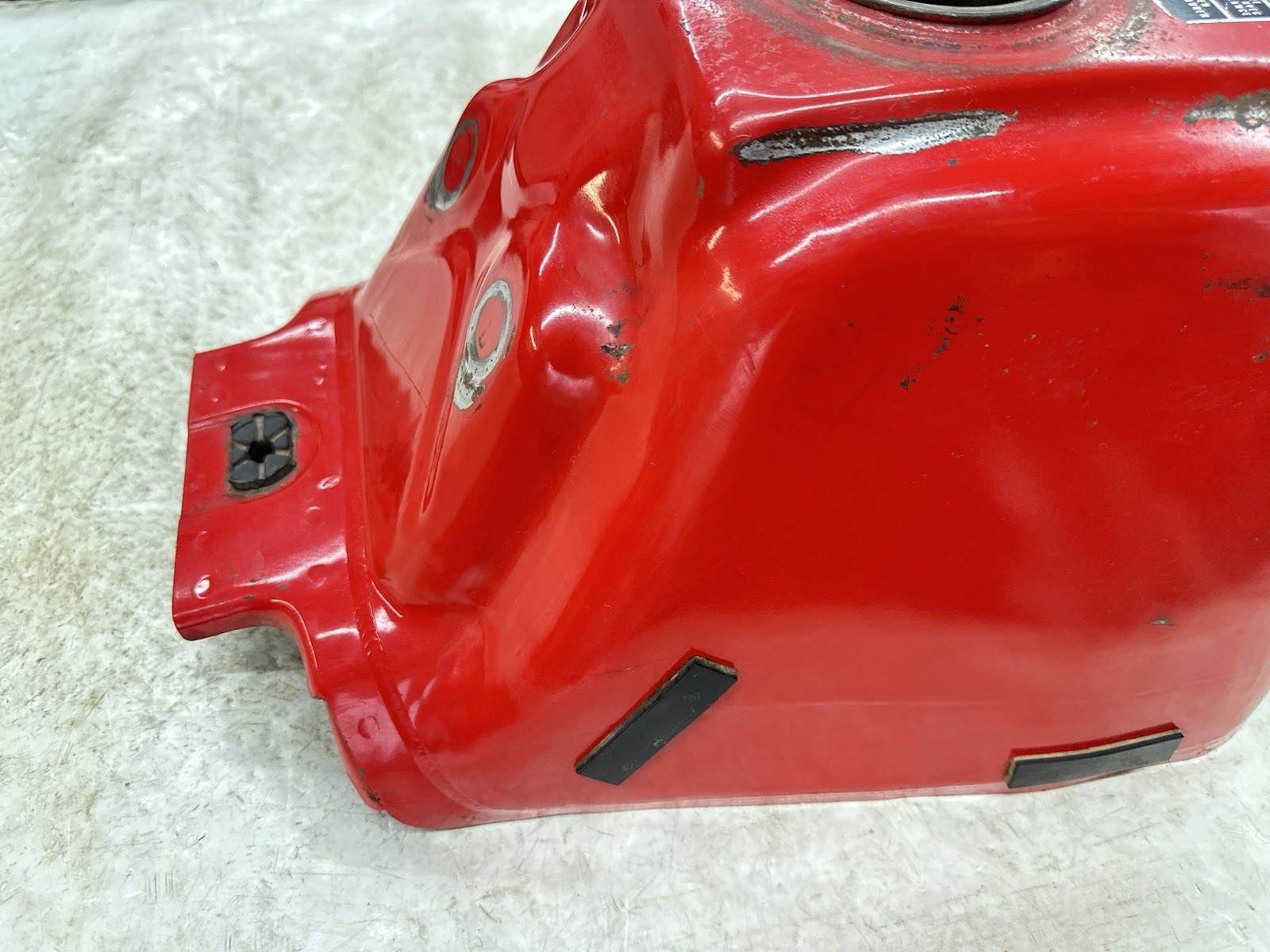 USED OEM 85 86 HONDA TRX 125 TRX125 FOURTRAX RED GAS FUEL TANK (CLEAN NO RUST!!)