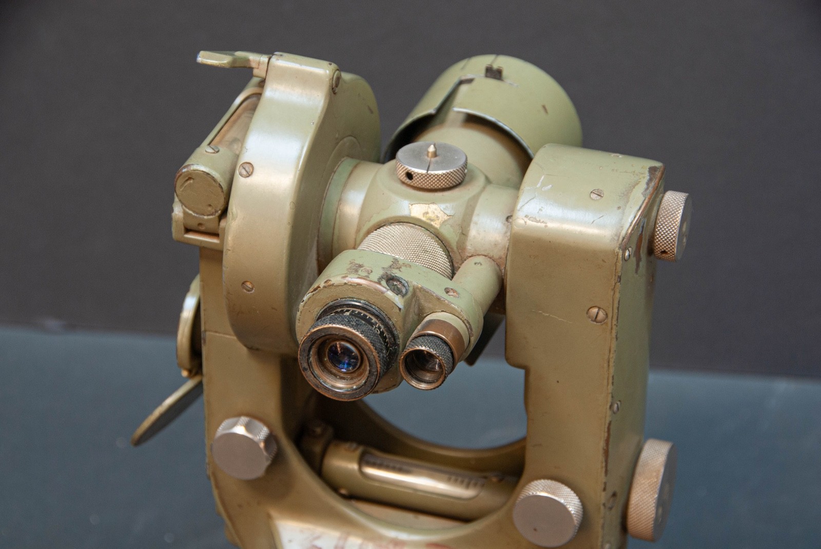 Wild Heerbrugg Theodolite & Case Switzerland No. 42243 Odd Variant. Video.