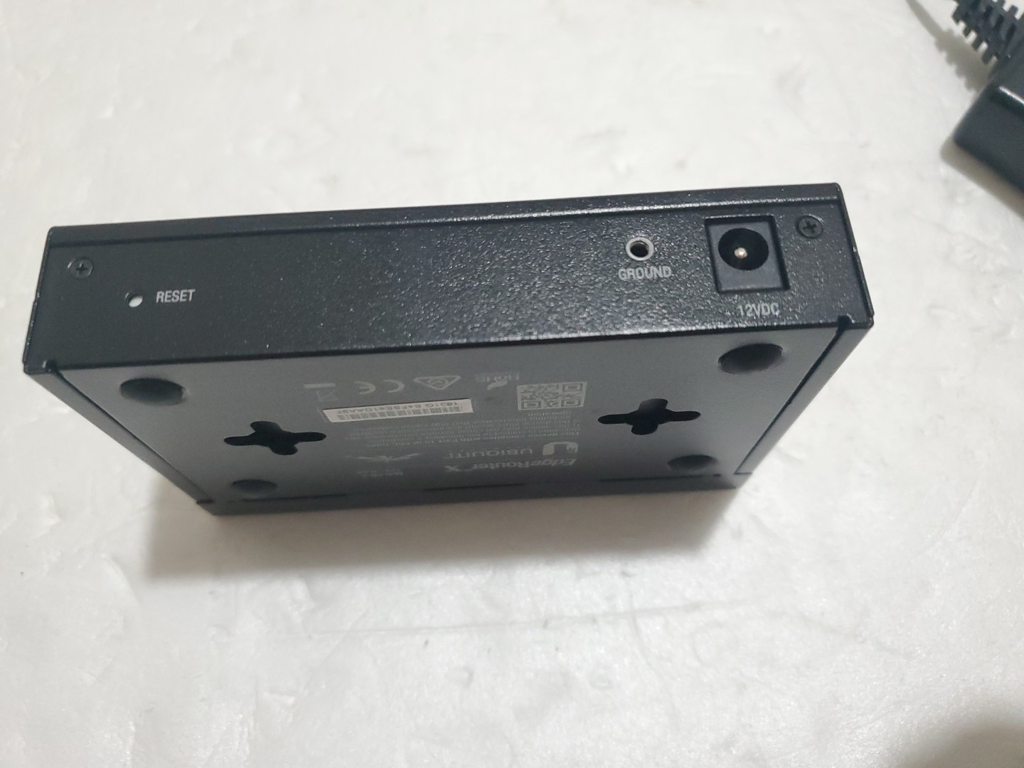 Ubiquiti Networks ER-X EdgeRouter X 5-Port Gigabit Wired Router