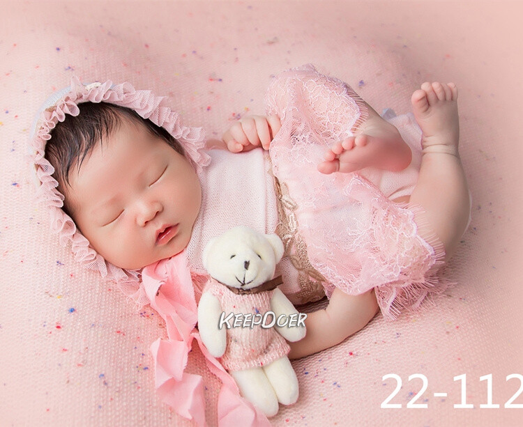 Newborn Studio Photo Shoot Photography Prop Baby Girl Lace Dress Pillow Hat Set