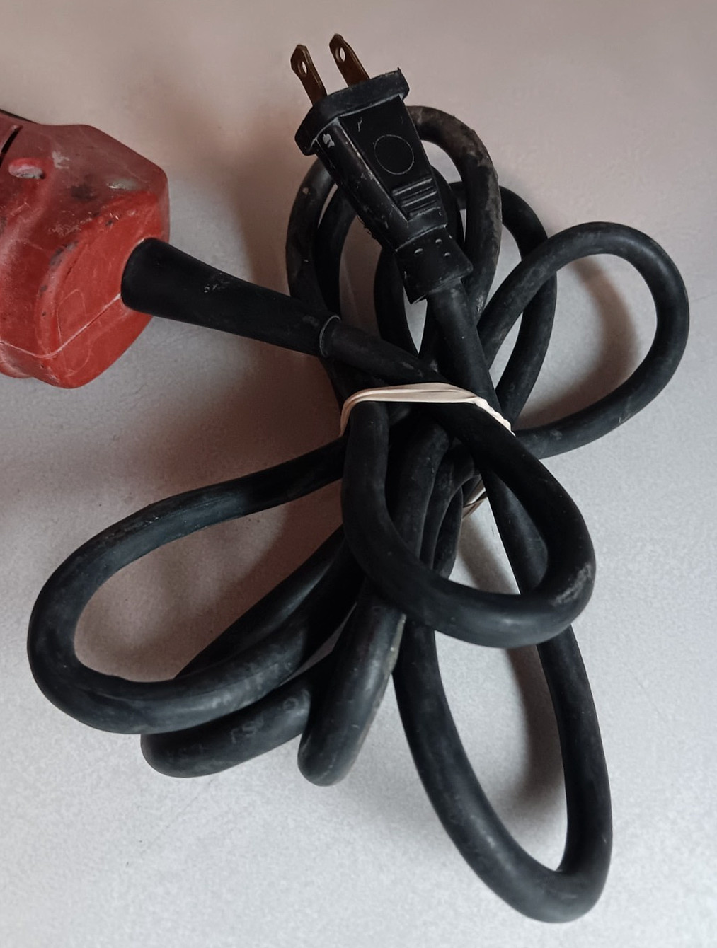 HILTI DC 500L ANGLE GRINDER 11000 RPM 5IN 115V-AC 12.7A 60HZ W/ DUST EXTRACTOR