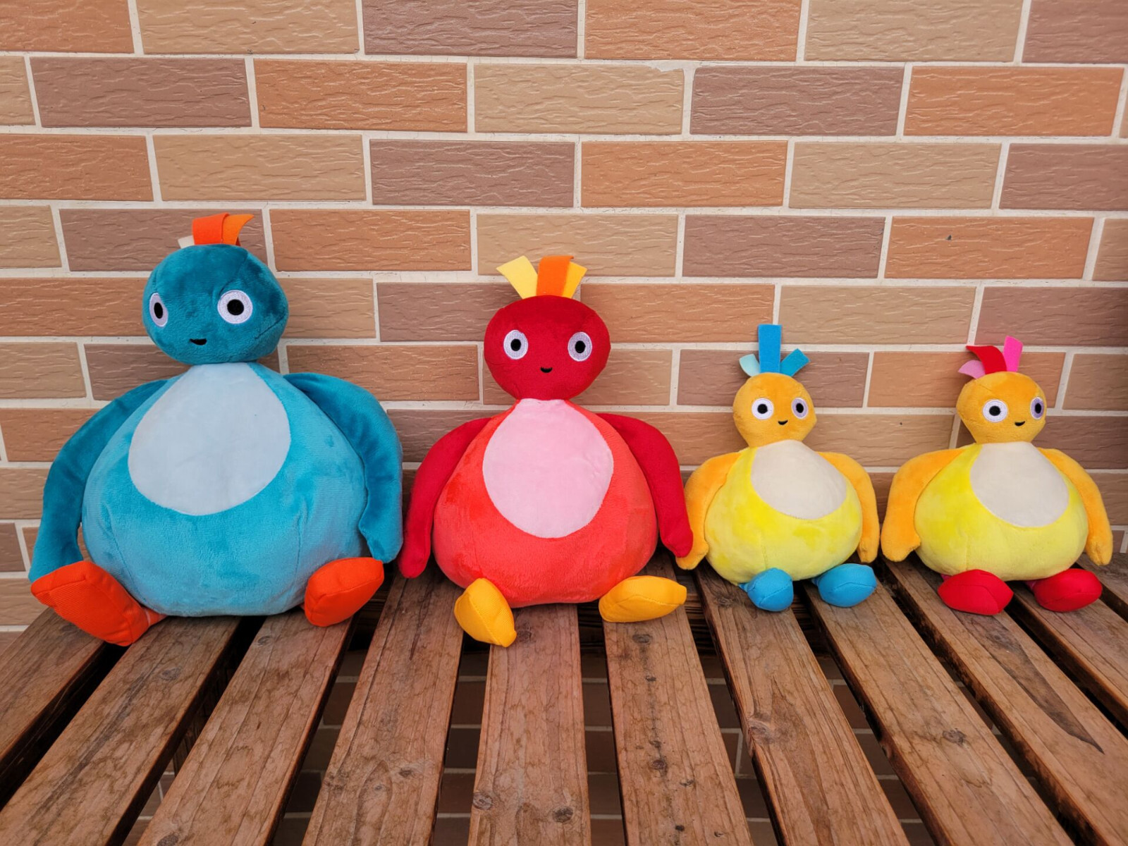 New Twirlywoos Chickedy Chick Toodaloo BigHoo 4pcs Plush Toys