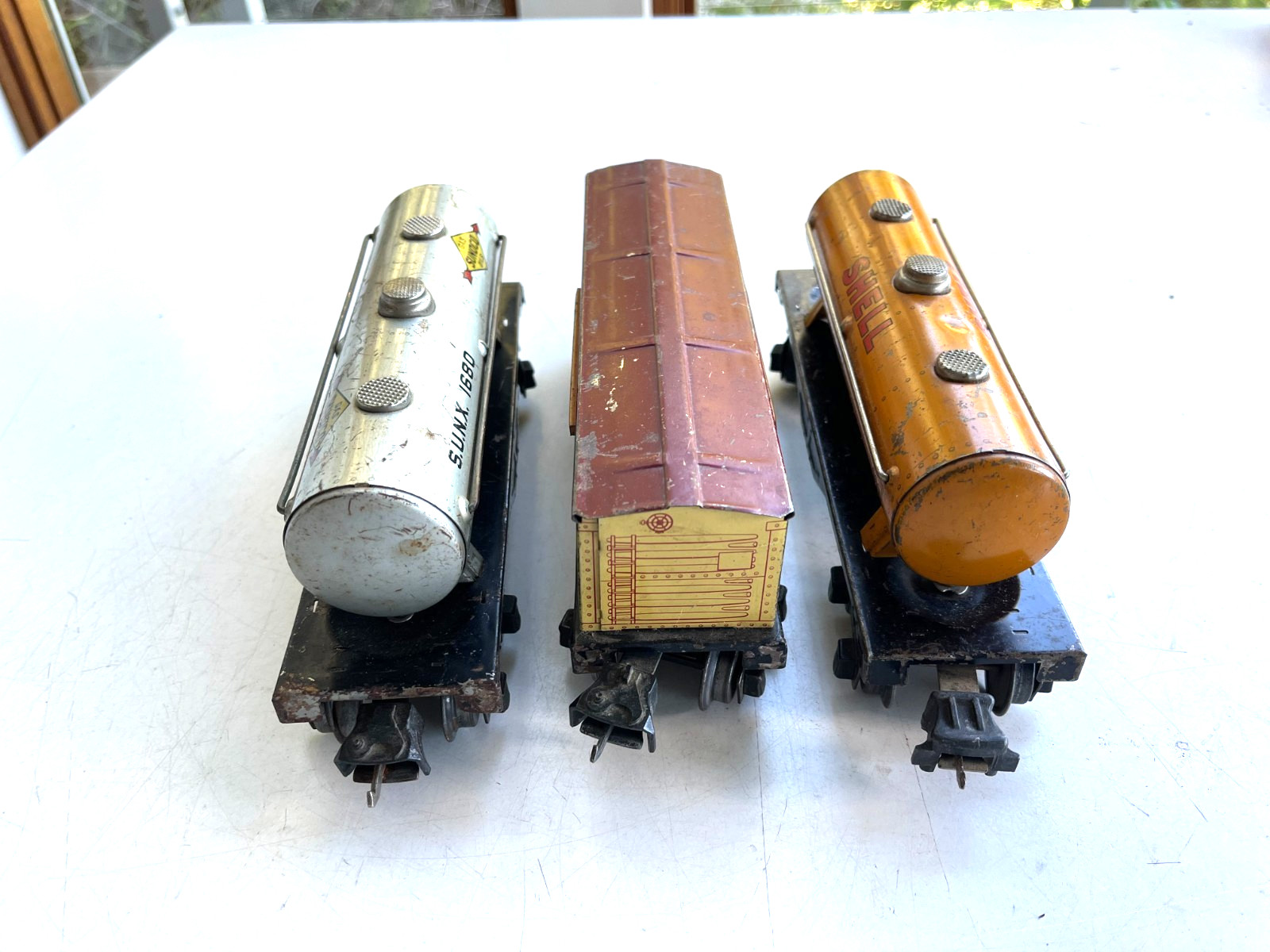 LIONEL 1680, 1682, 2679, 2677, PREWAR, BOXCAR, SUNOCO TANK , GONDOLA, CABOOSE
