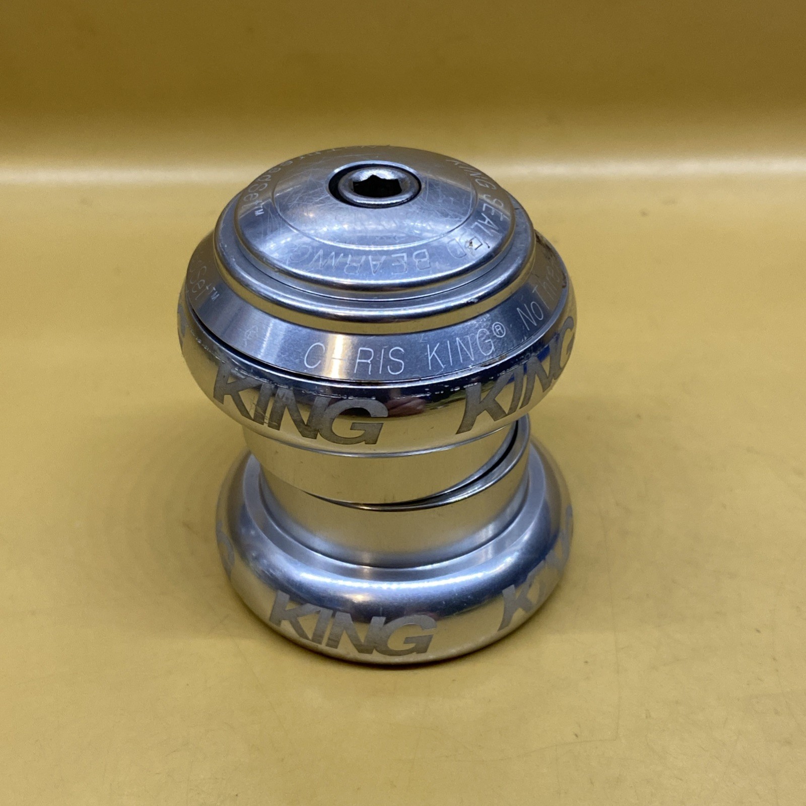 Silver Chris King 1-1/8" NoThreadset Threadless Sealed Bearing Headset