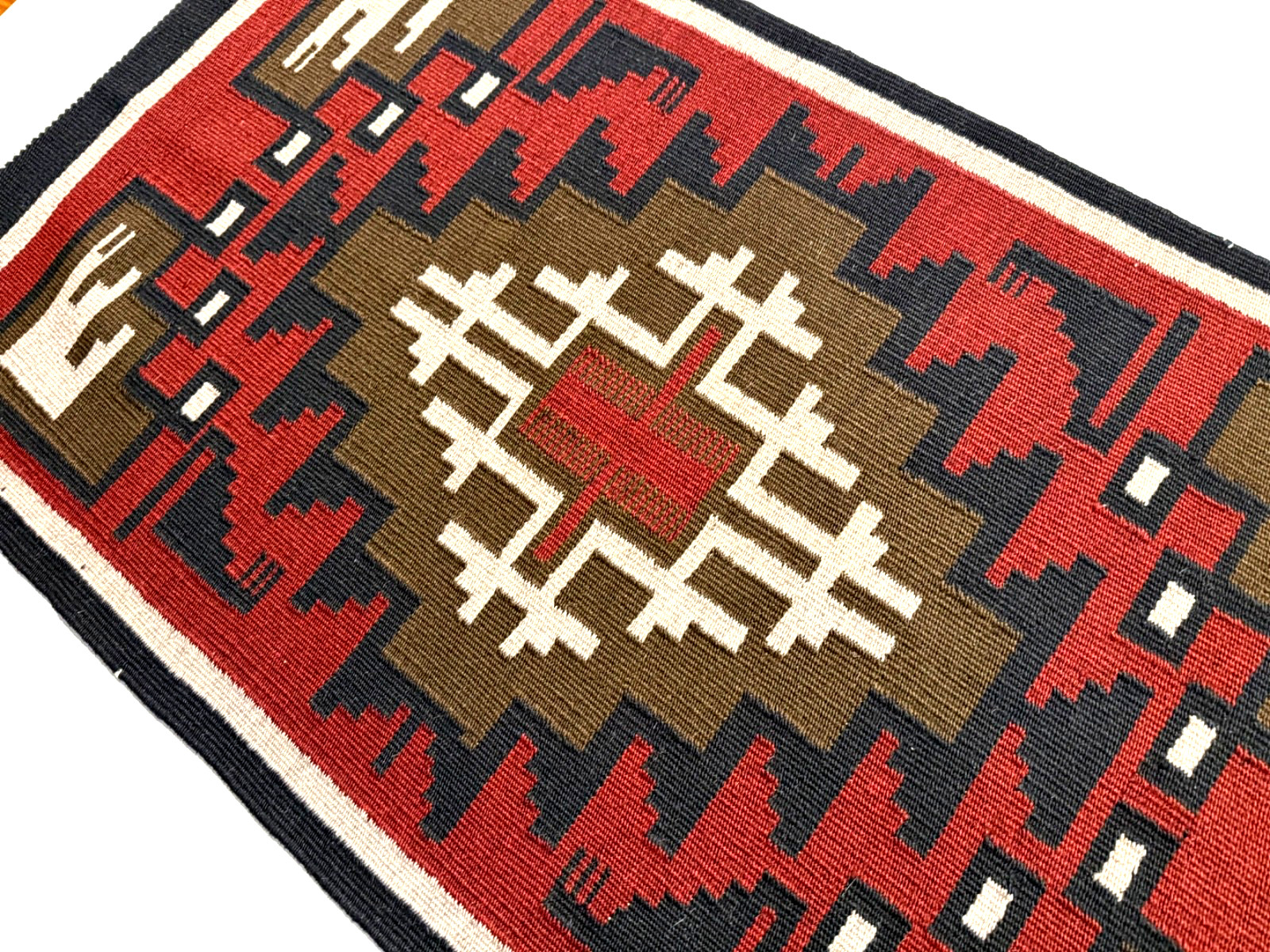 BEAUTIFUL NAVAJO GANADO RUG, INTRICATE DESIGN, HANDSPUN WOOL, 20TH C, MINT