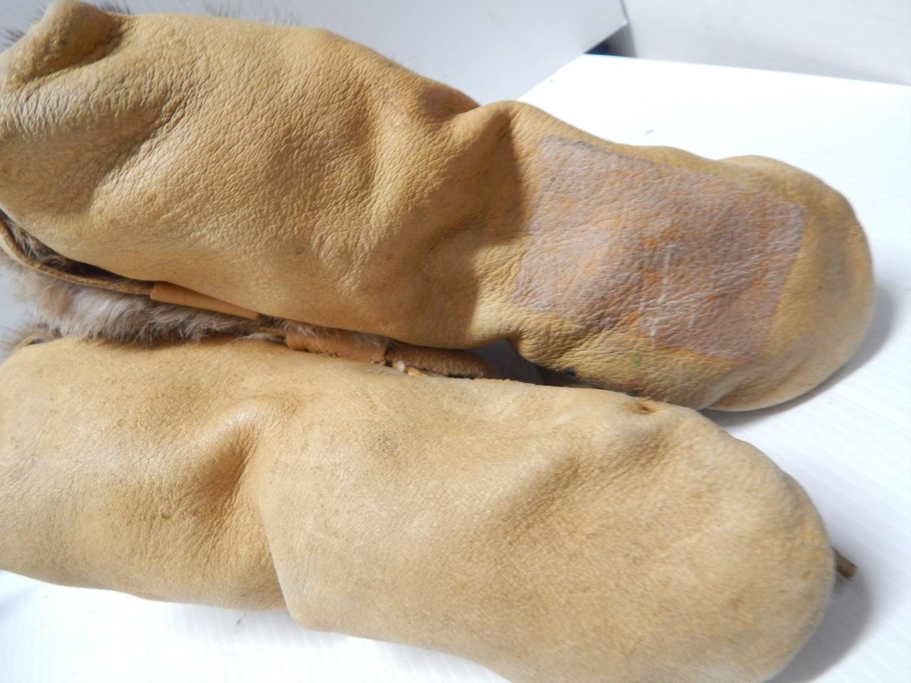 VINTAGE CANADIAN NORTHERN CREE INDIAN HI TOP BEADED BUTTERFLY MUKLUKS MOCCASINS