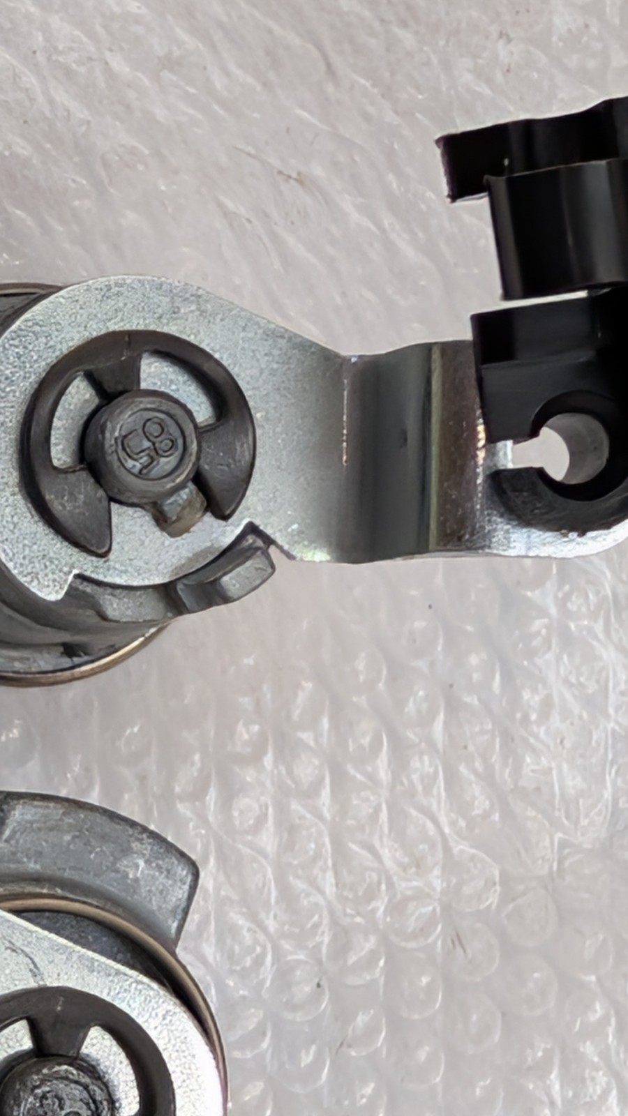 2516590C91 International Ignition Cylinder Doors & 1 Cargo Lock W Keys 4400 8600