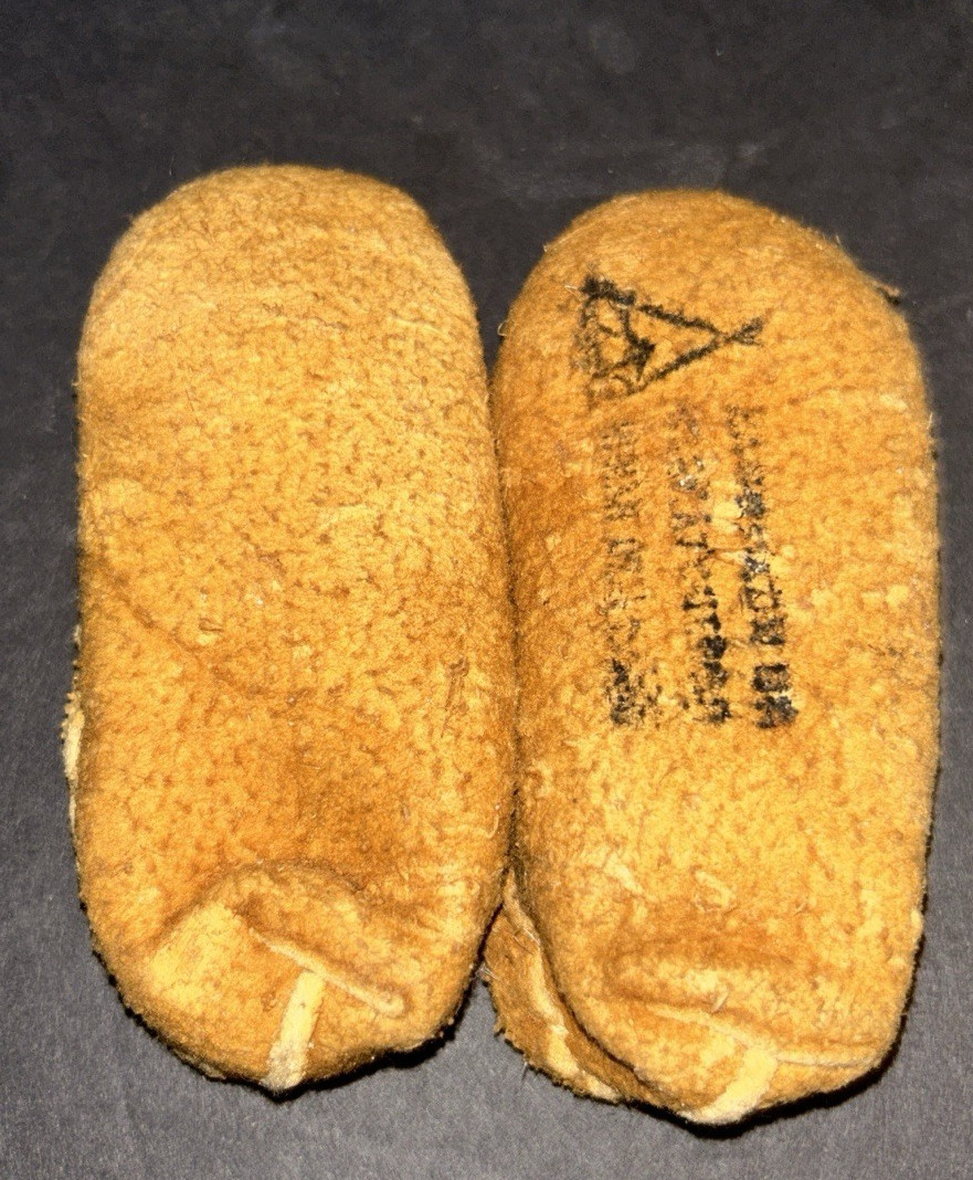 Baby Moccasins - Antique handmade - Native American - never worn - Look!