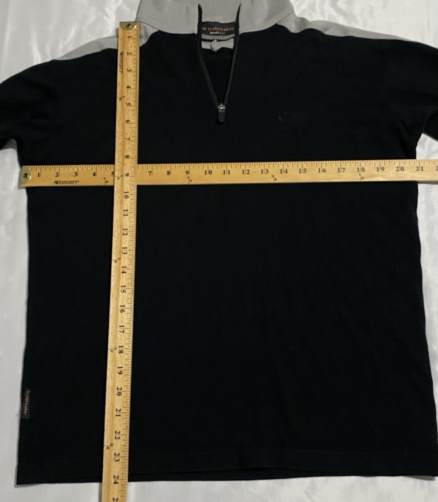 Icebreaker Sport 320 Mens Sz M Black/Gray 1/4 Zip 100% Merino Wool Base Layer