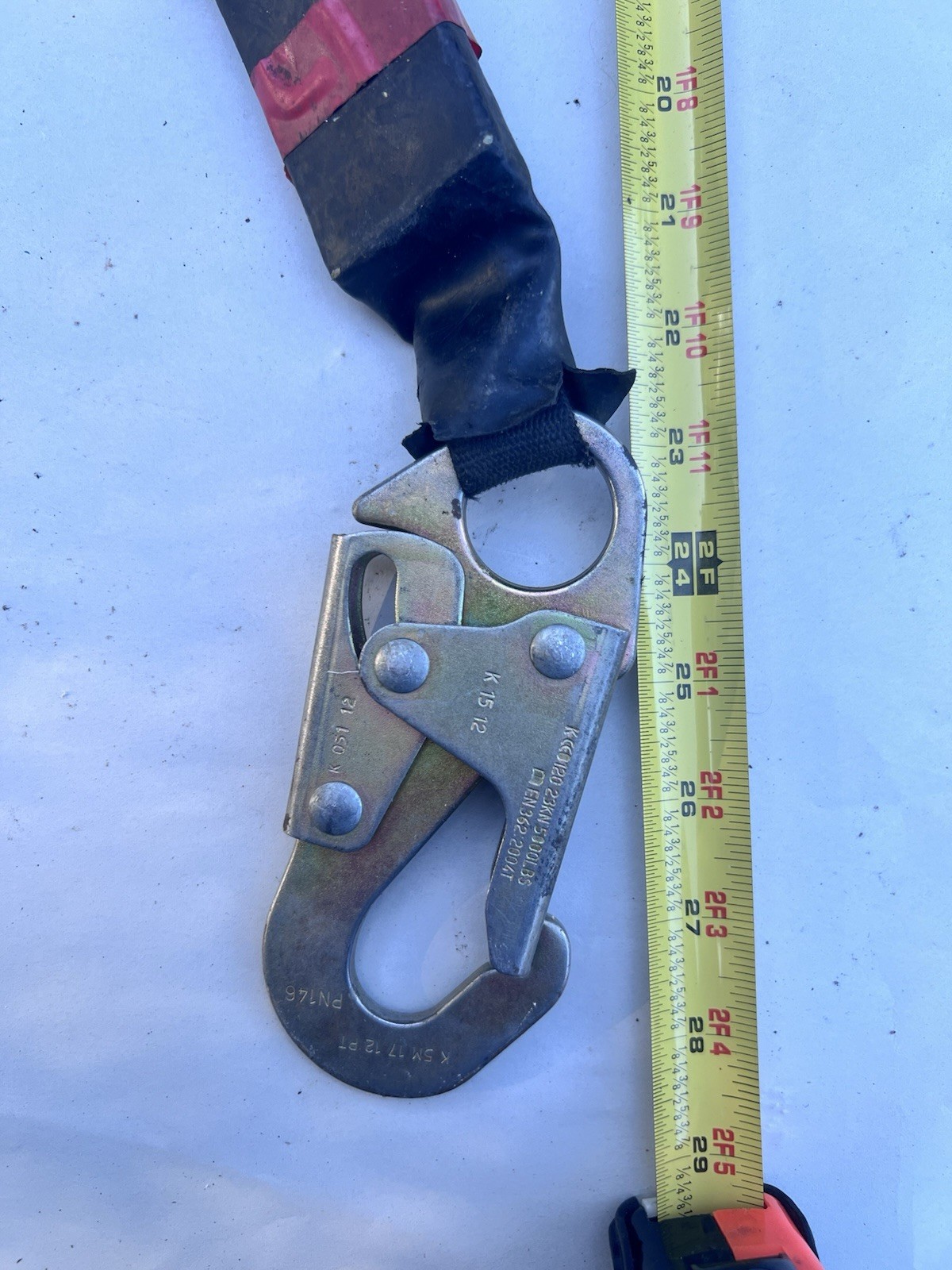 Guardian Fall Protection 11' Halo Web SRL 10900 & Carabiner Swivel Top Snap Hook