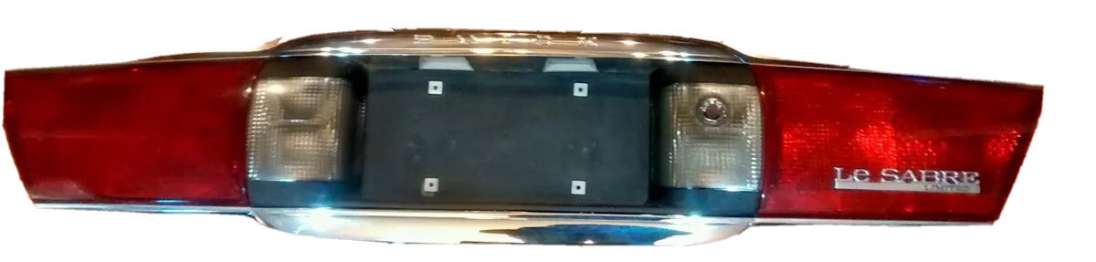 2000-2005 Limited Edition Buick Lesabre Tail Light Center Trunk Rear Plate PANEL