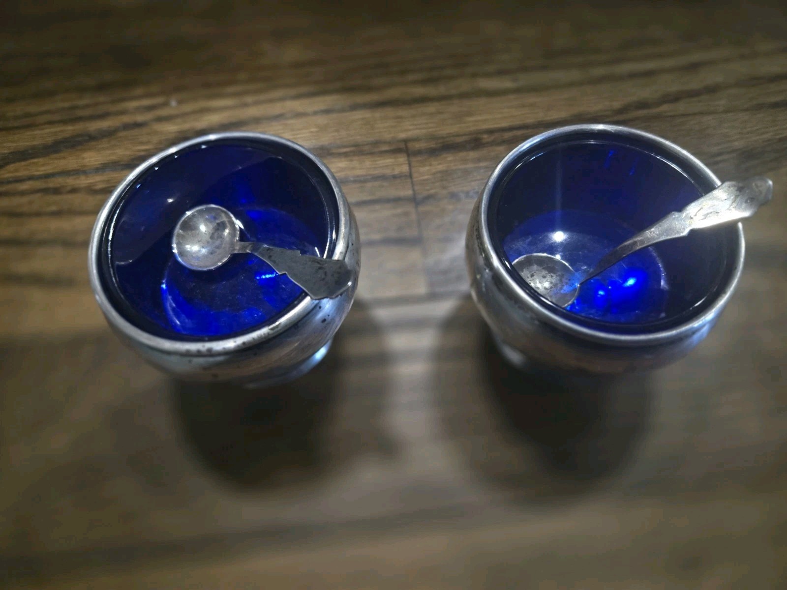 VINTAGE PAIR STERLING SILVER SALT CELLAR w/COBALT BLUE GLASS INSERT