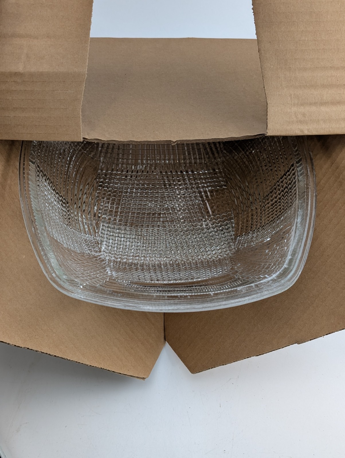 GE M-250R2 150 watt Street Light Fixture - NEW