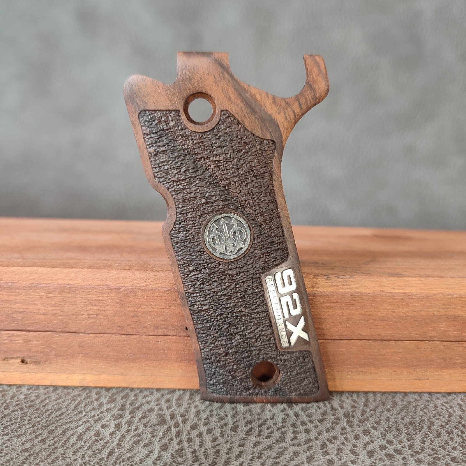 Beretta 92X Performance Turkish Walnut Wood Gun Grips NEW SET Nice Metal Logo