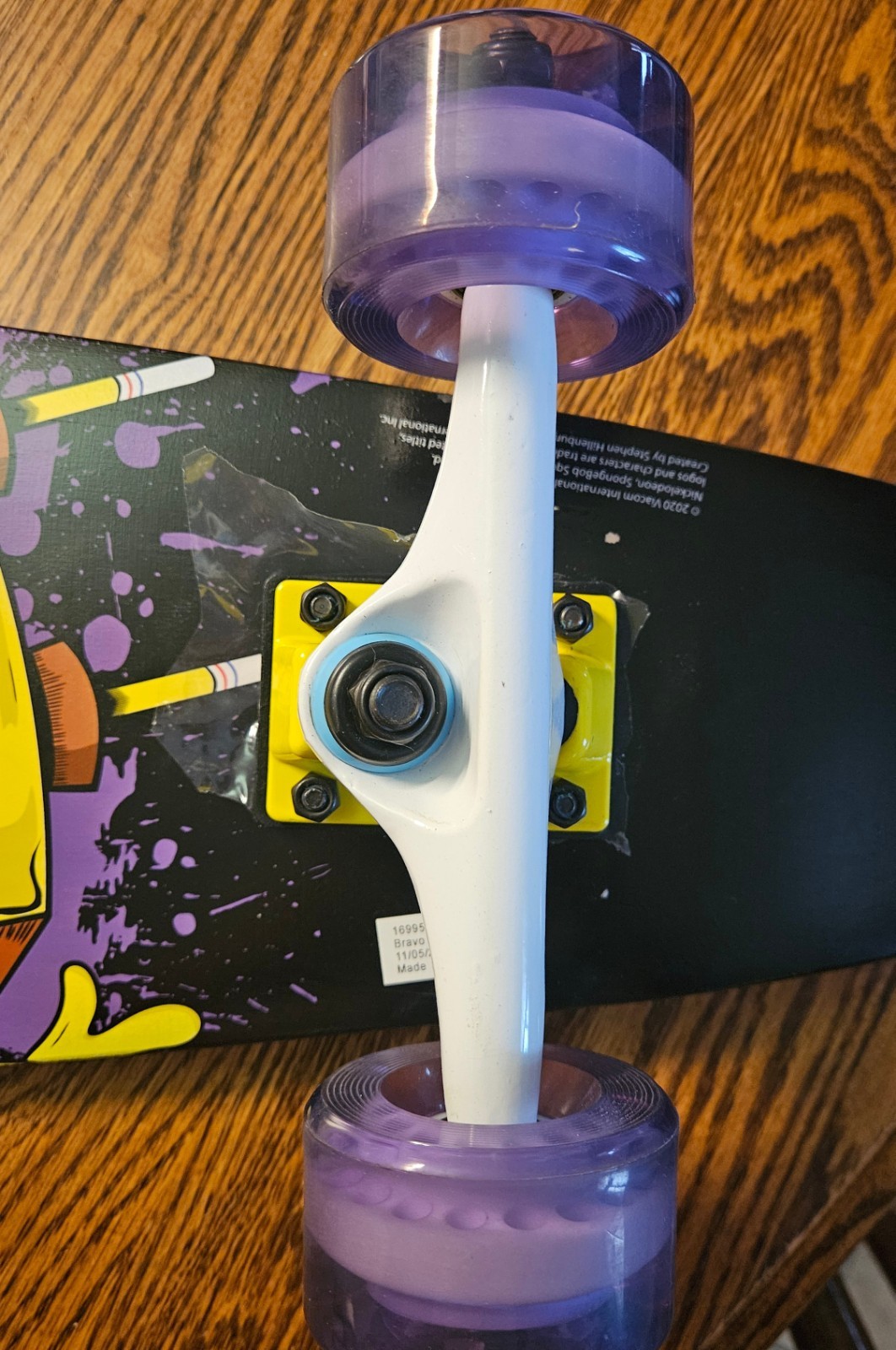 SpongeBob SquarePants Skateboard LOOK