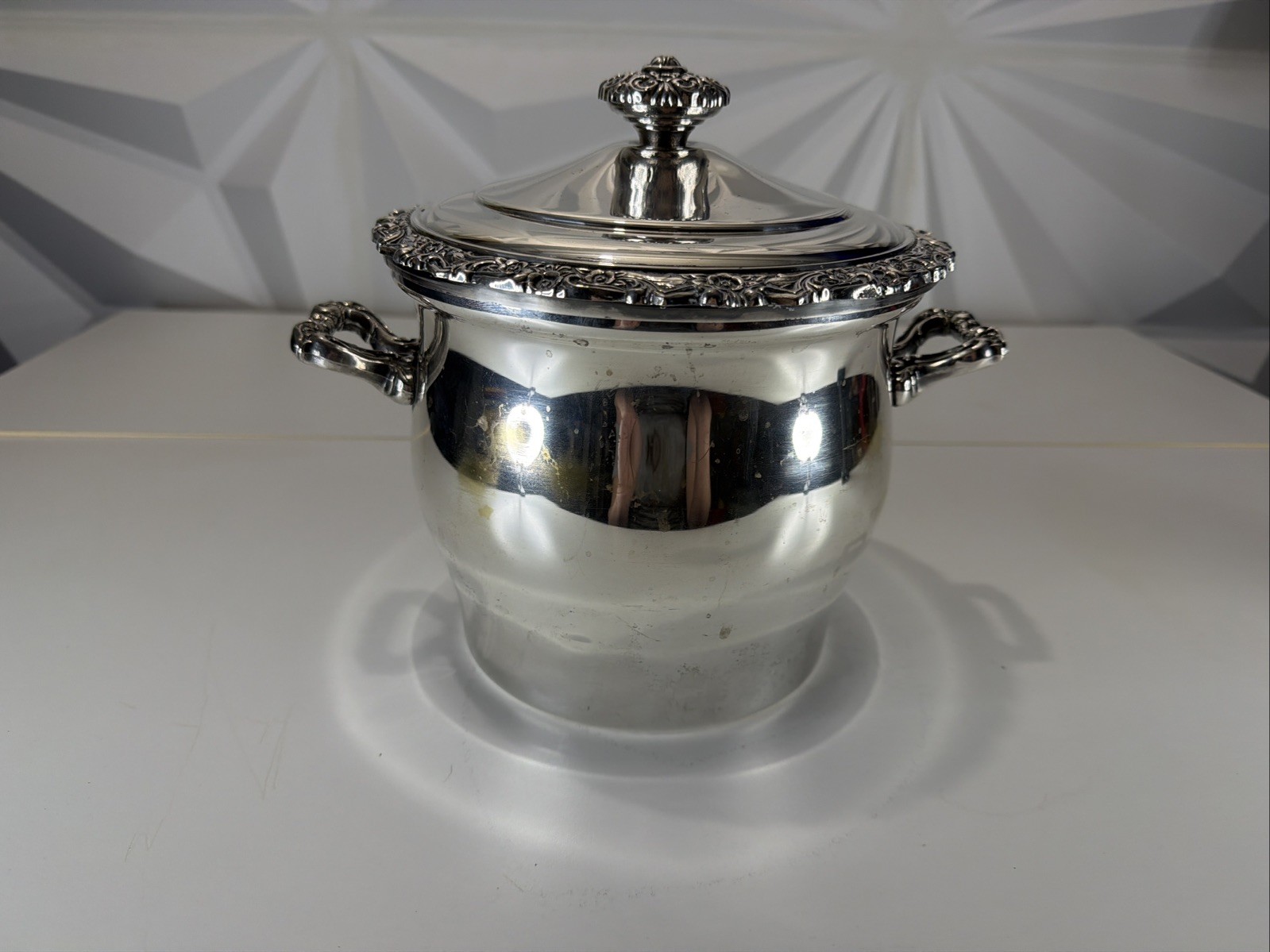 Vintage International Silverplate Countess Covered Ice Bucket – Ornate Floral
