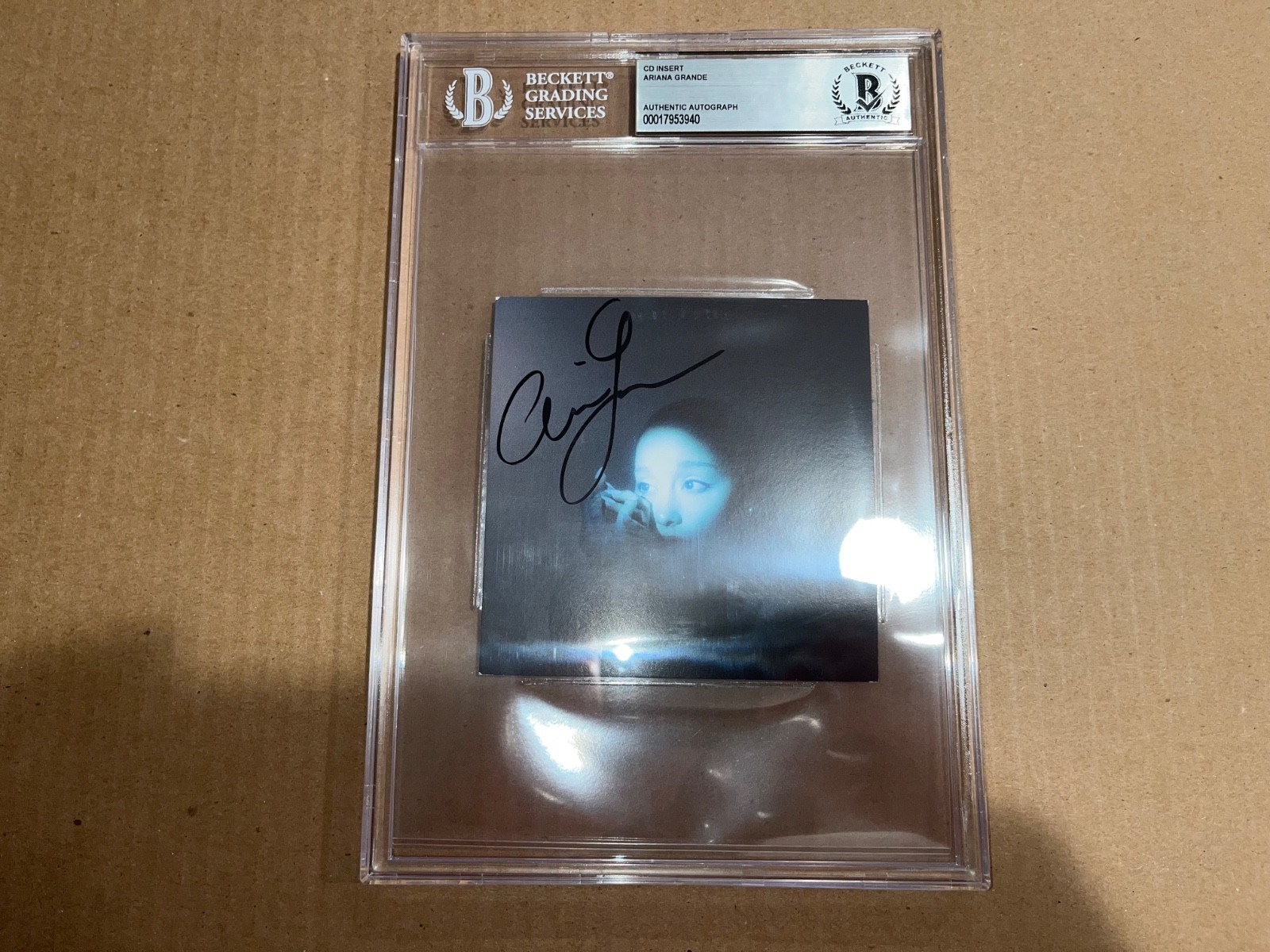 Ariana Grande Signed Autographed Beckett Slab Slabbed Encapsulated Autograph