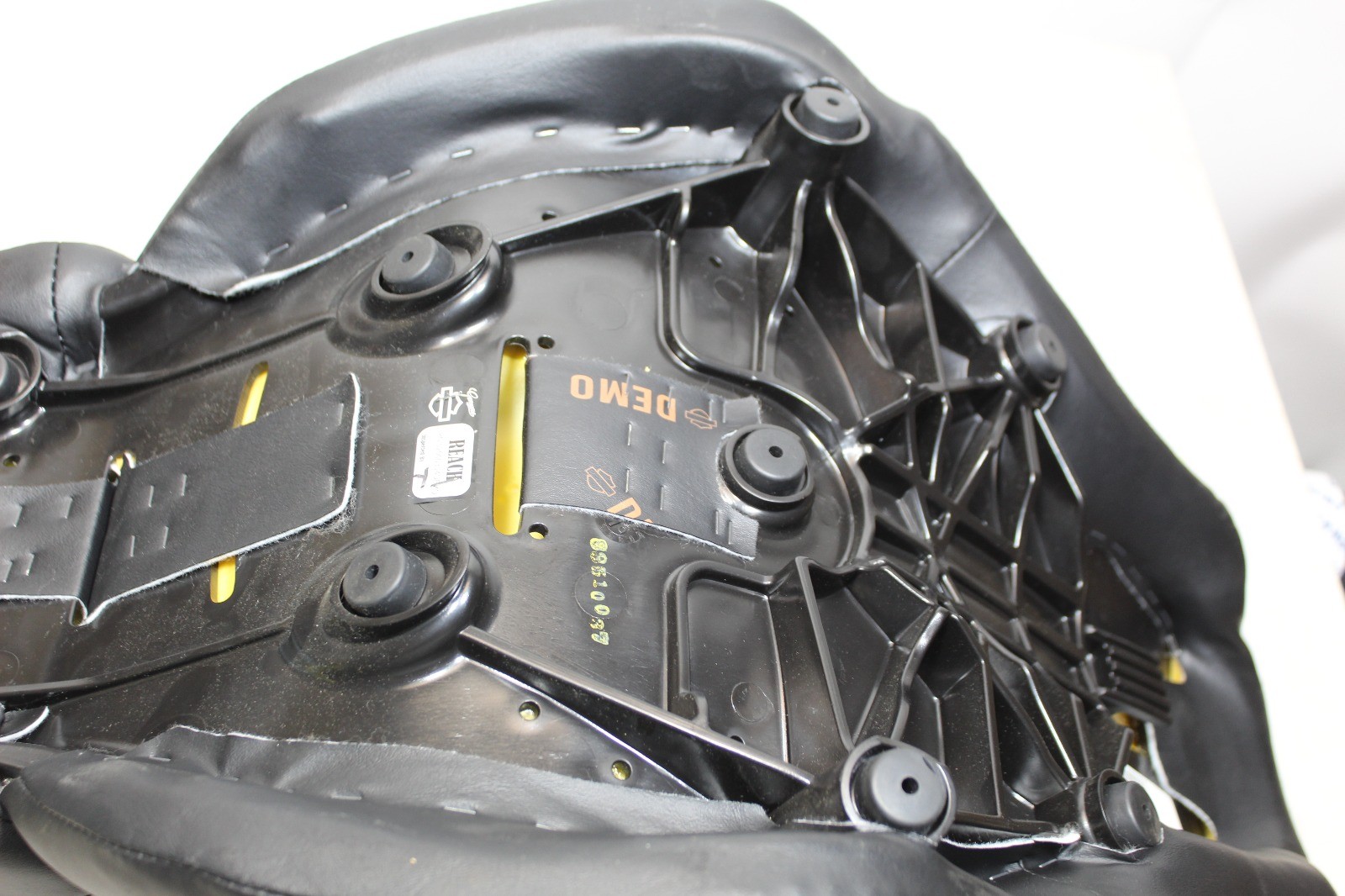 18-26 Harley Softail Two Up Low Rider Reach Seat OEM DEMO