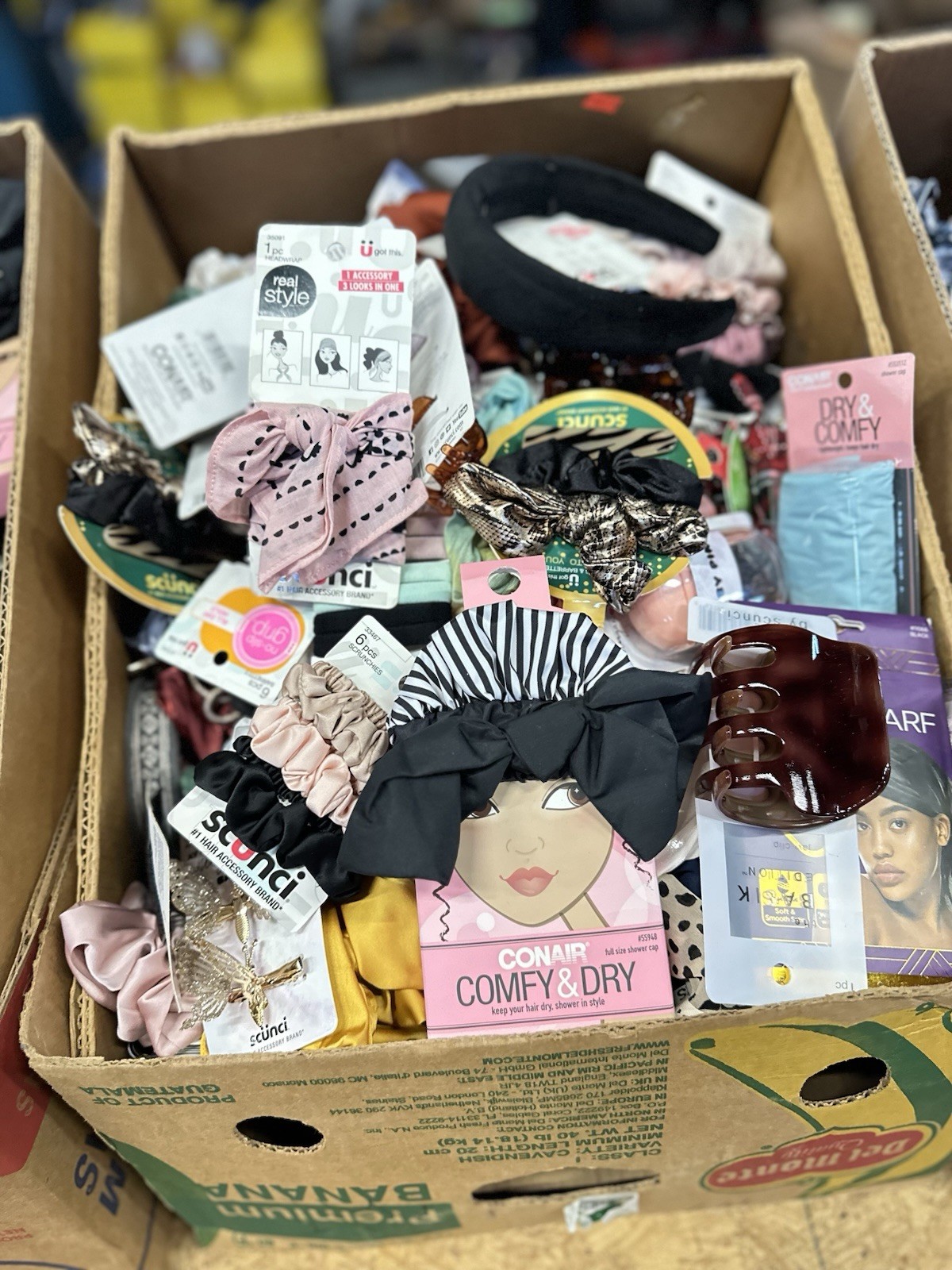 50 Pcs Wholesale Scunci , Goody Assorted Hair Accessories Scrunchies Etc Read