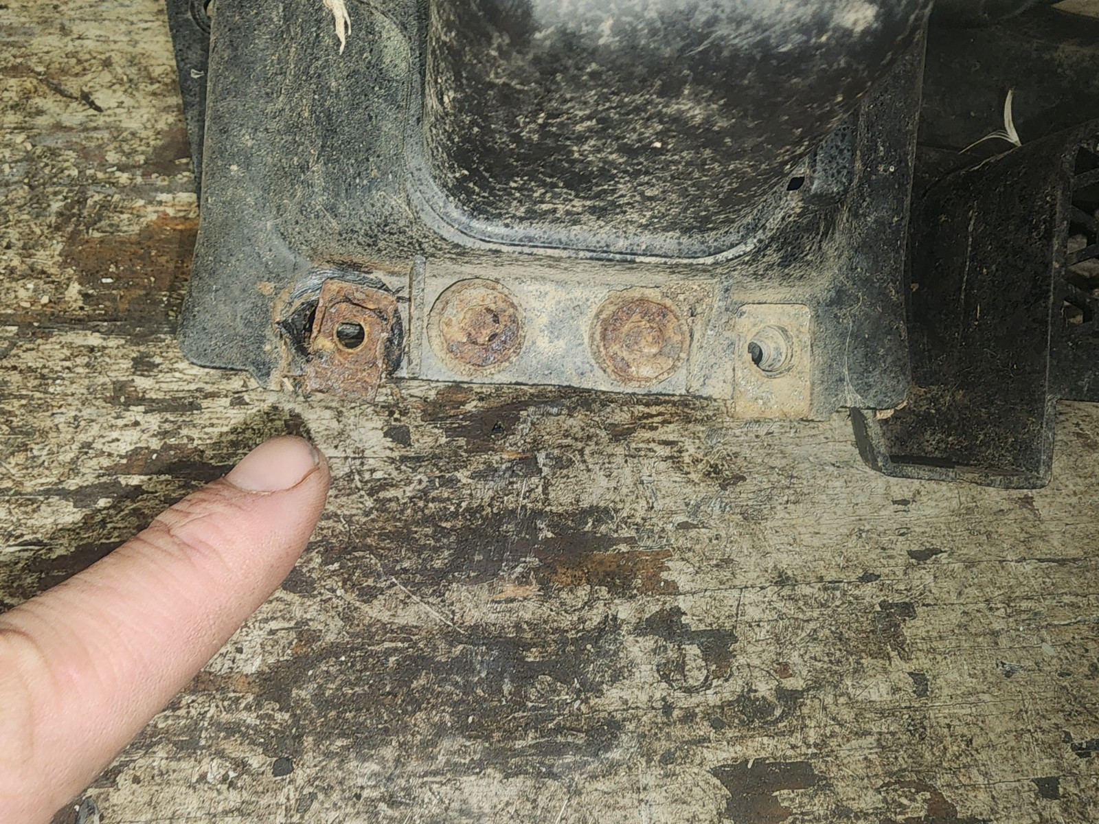 Plastic Headlight Surround Casing Bezel 1999 Honda Foreman 400 4x4 3041A