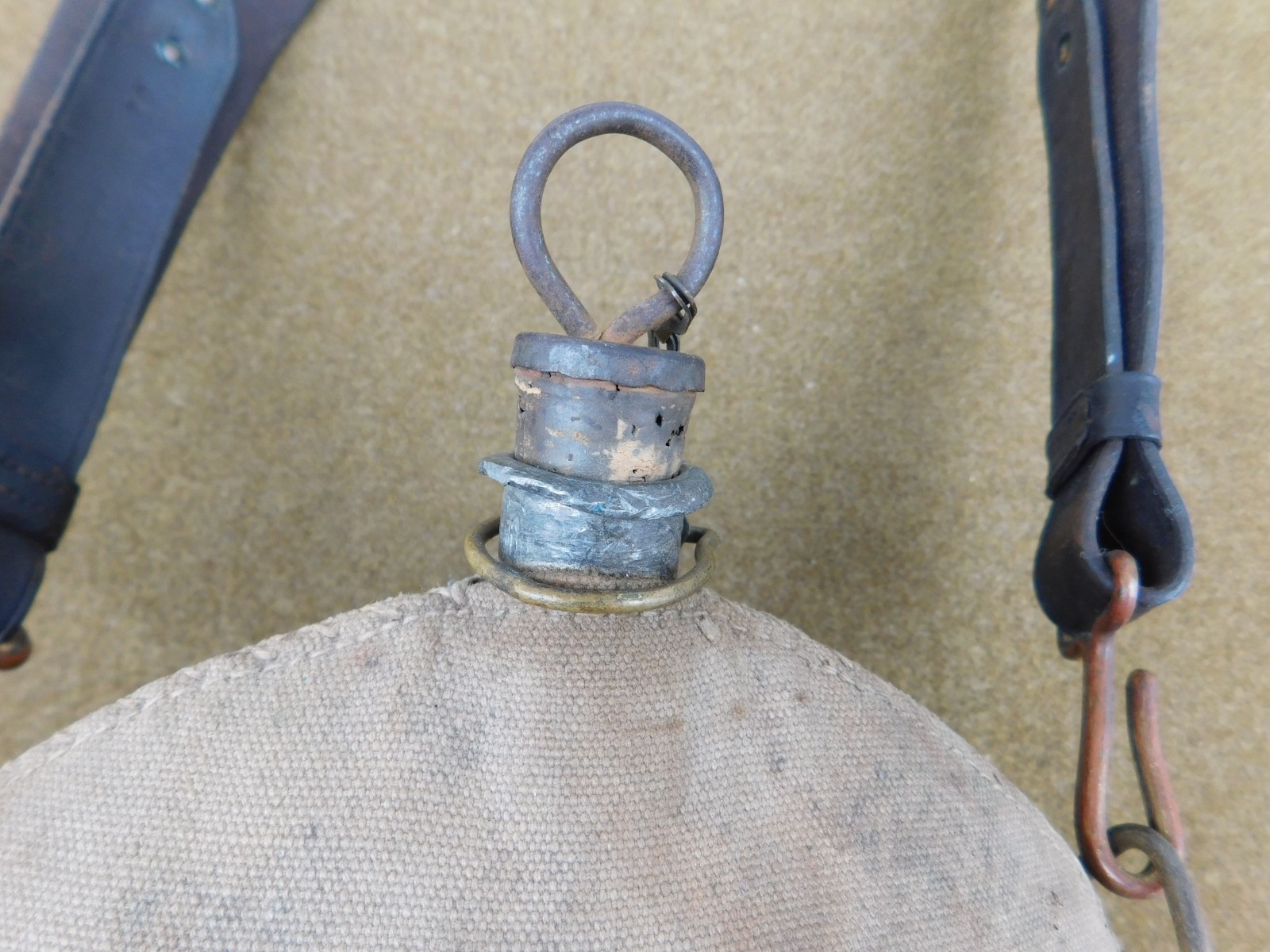 ORIGINAL SPANISH AMERICAN WAR U.S. ARMY MODEL 1886 CANTEEN WITH LEATHER SLING