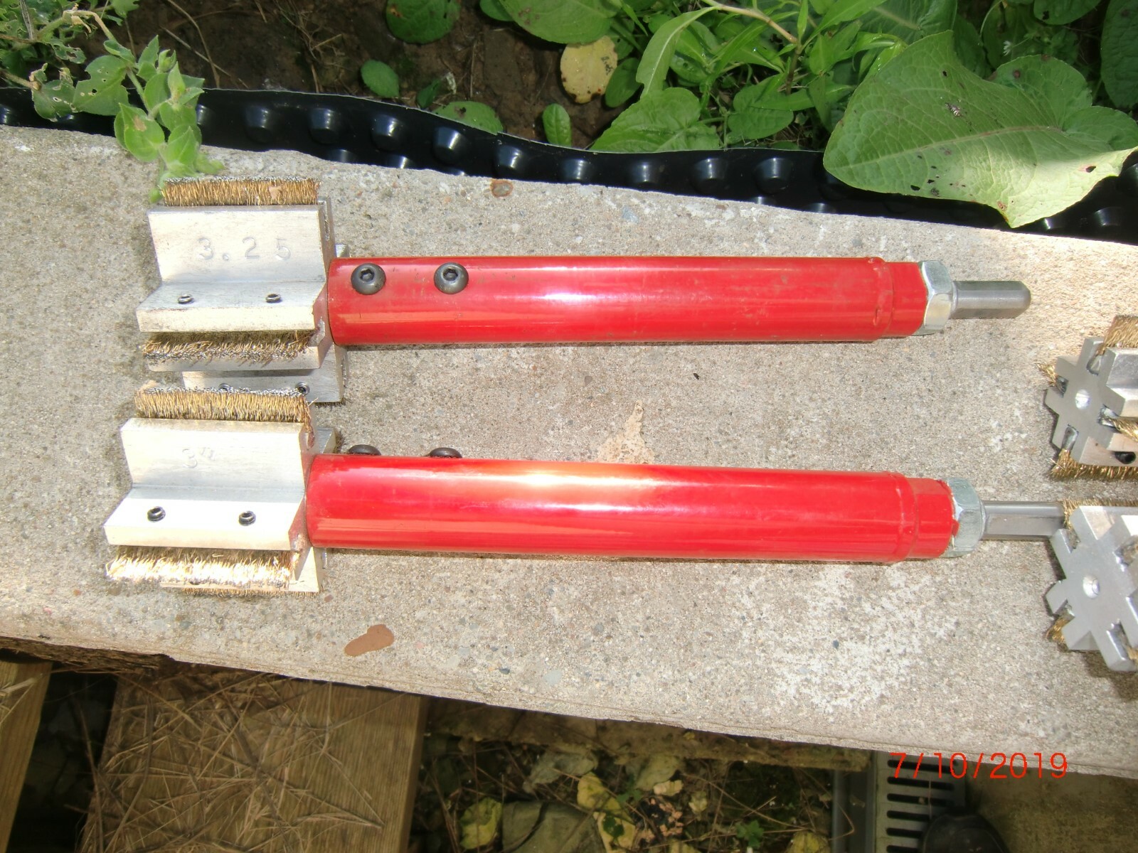 Shipman Bolt and Nut Cleaners 6 Sockets 7 inside nut cleaner more "barely used"