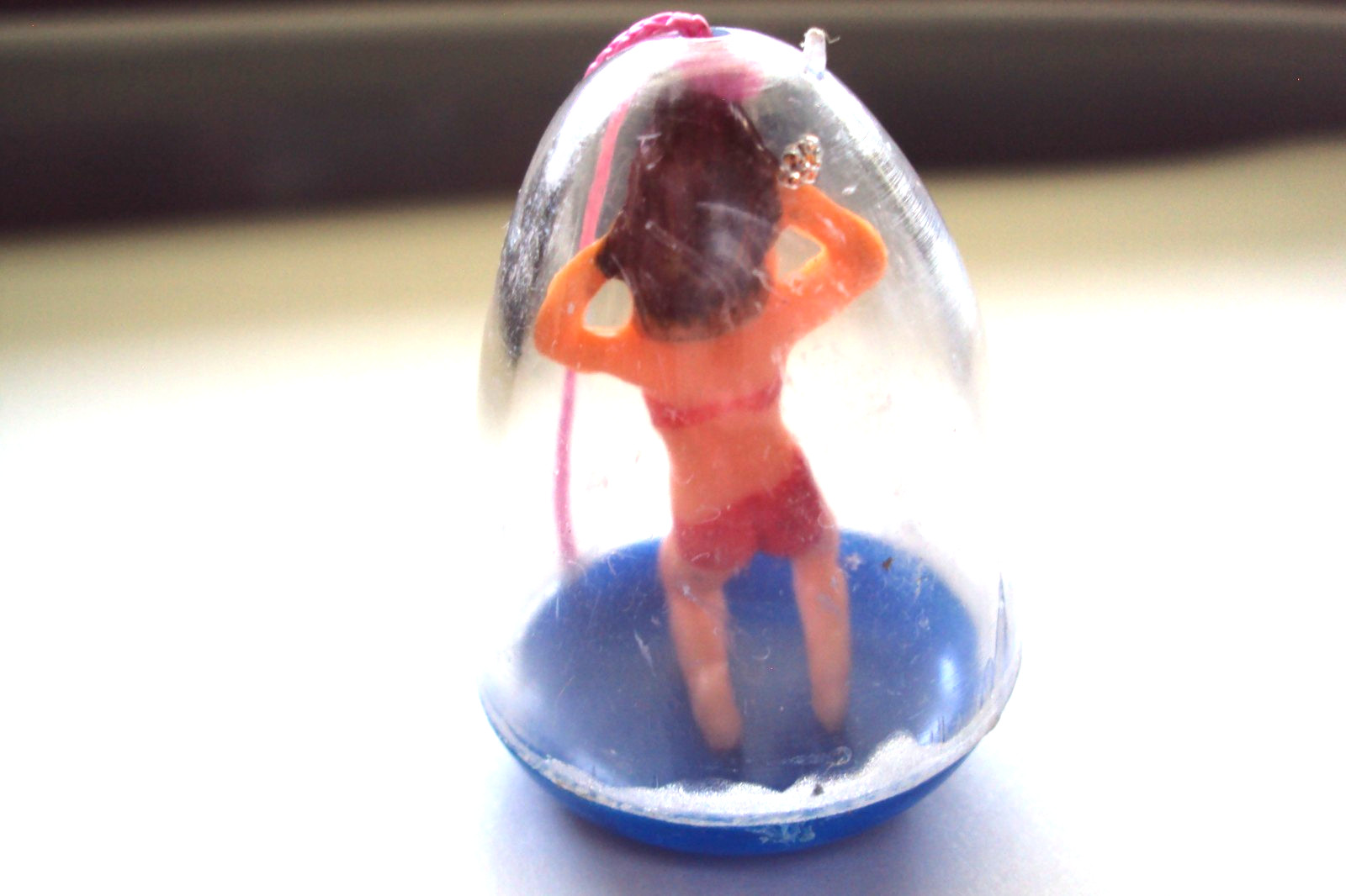 Vtg Gumball Charm Cracker Jack 60's HK BRABO DOME THE BATHING BEAUTY Vending