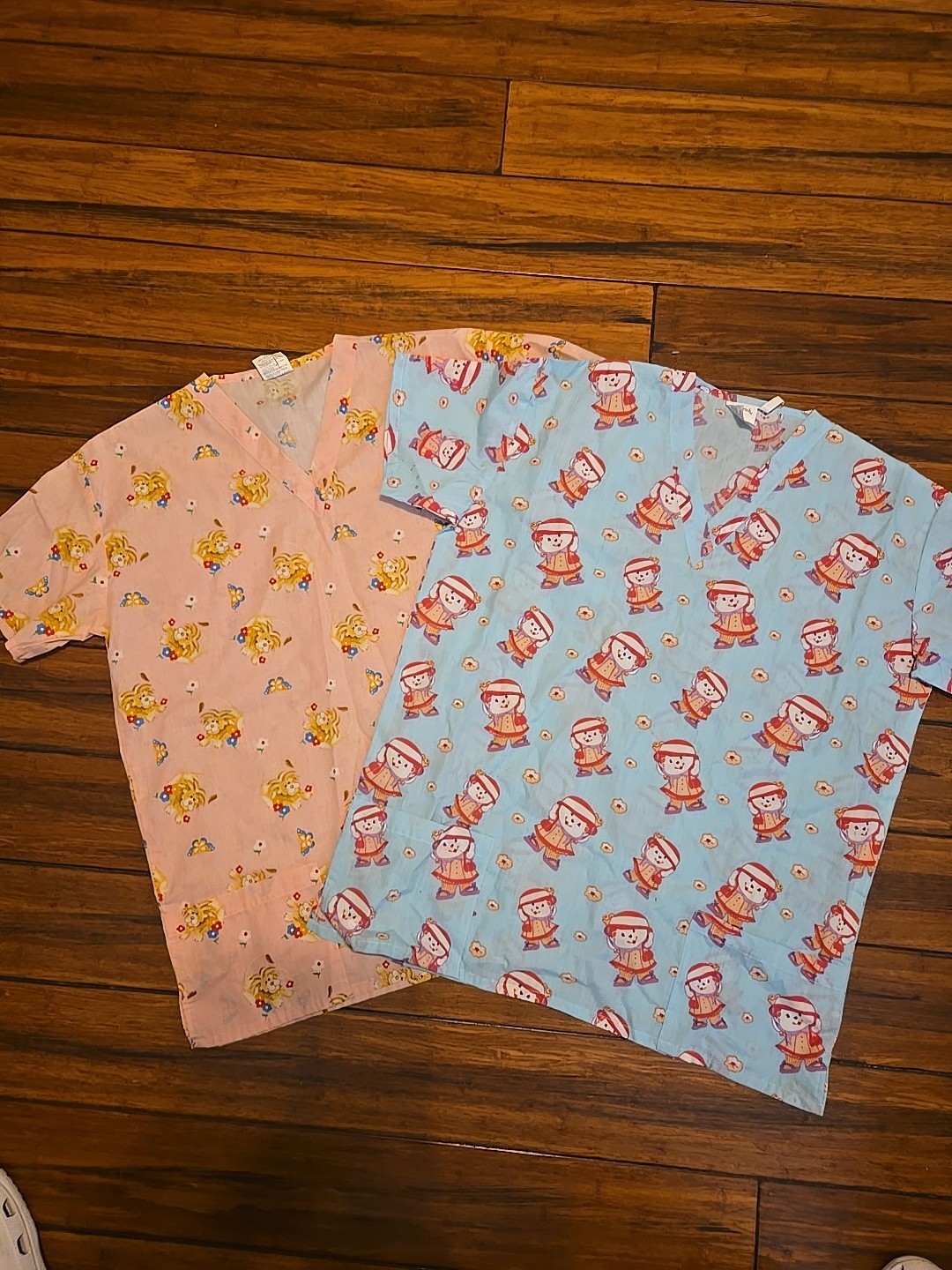 Women scrub tops Med SOS scubs USS