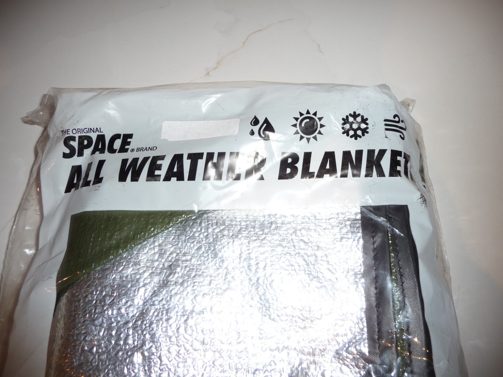 NEW - GRABBER SPACE Brand ALL WEATHER BLANKET 5'x7' - FREE SHIPPING