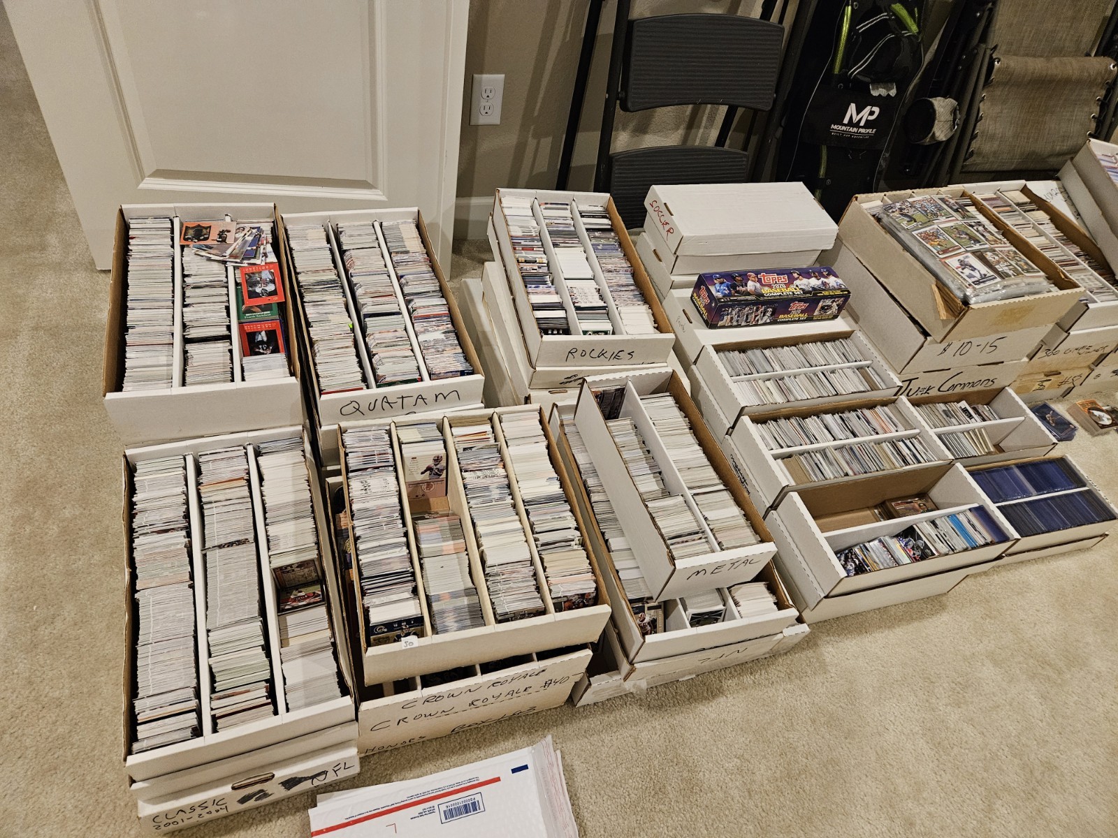 Huge Sports Card Blowout Sale 3000ct Box Full 💥Huge Inventory. FOOTBALL CARDS