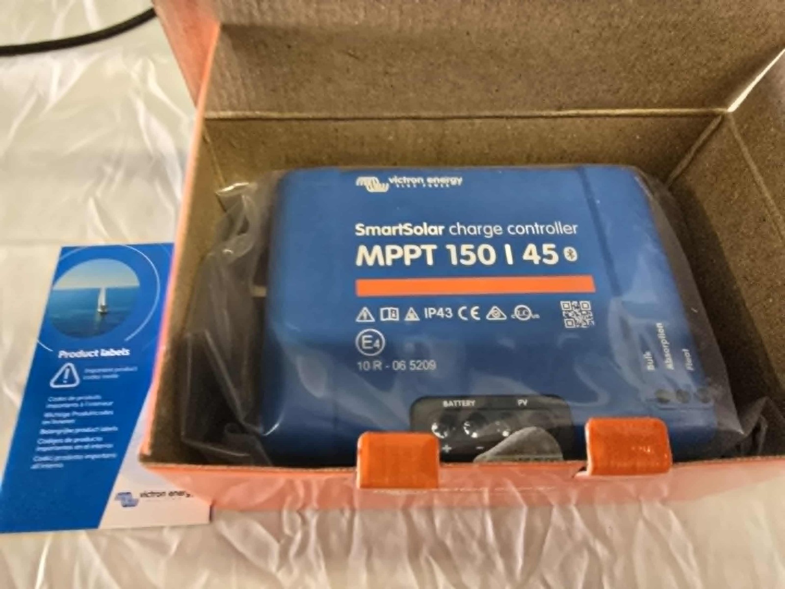 NEW SEALED Victron Energy SmartSolar MPPT 150/45 Charge Controller | 150V Max PV