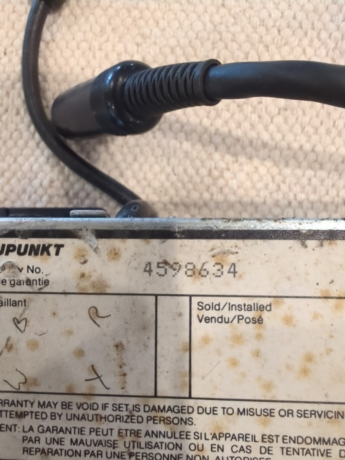 Genuine BLAUPUNKT CHARLESTON SQR26 Radio/Cassette Removed From 1995 Porsche 993