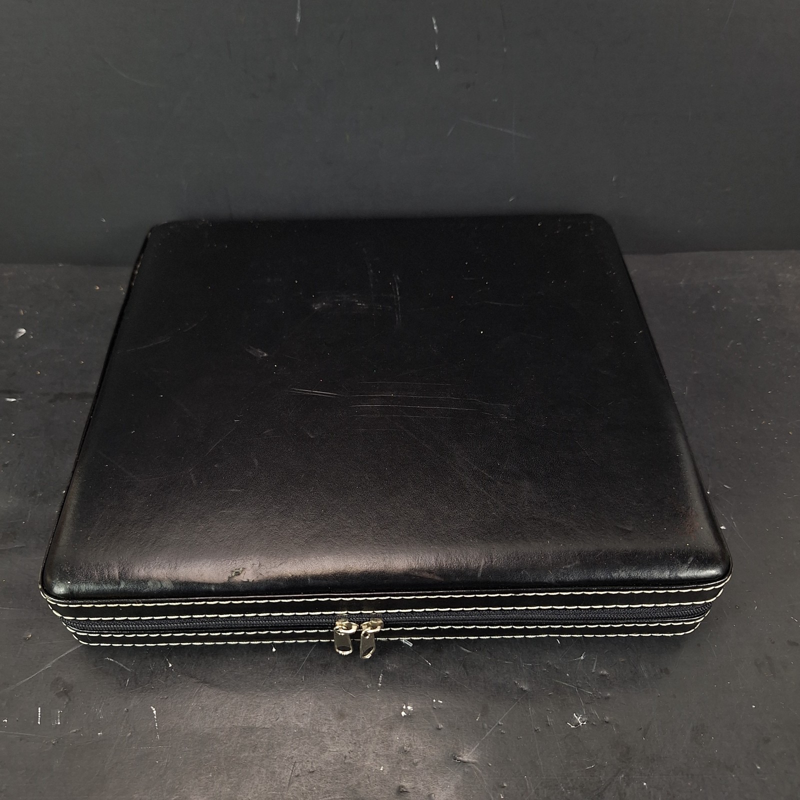 EMPTY Montecristo Leather Zippered Cedar Lined Cigar Travel Case 8.75x8"