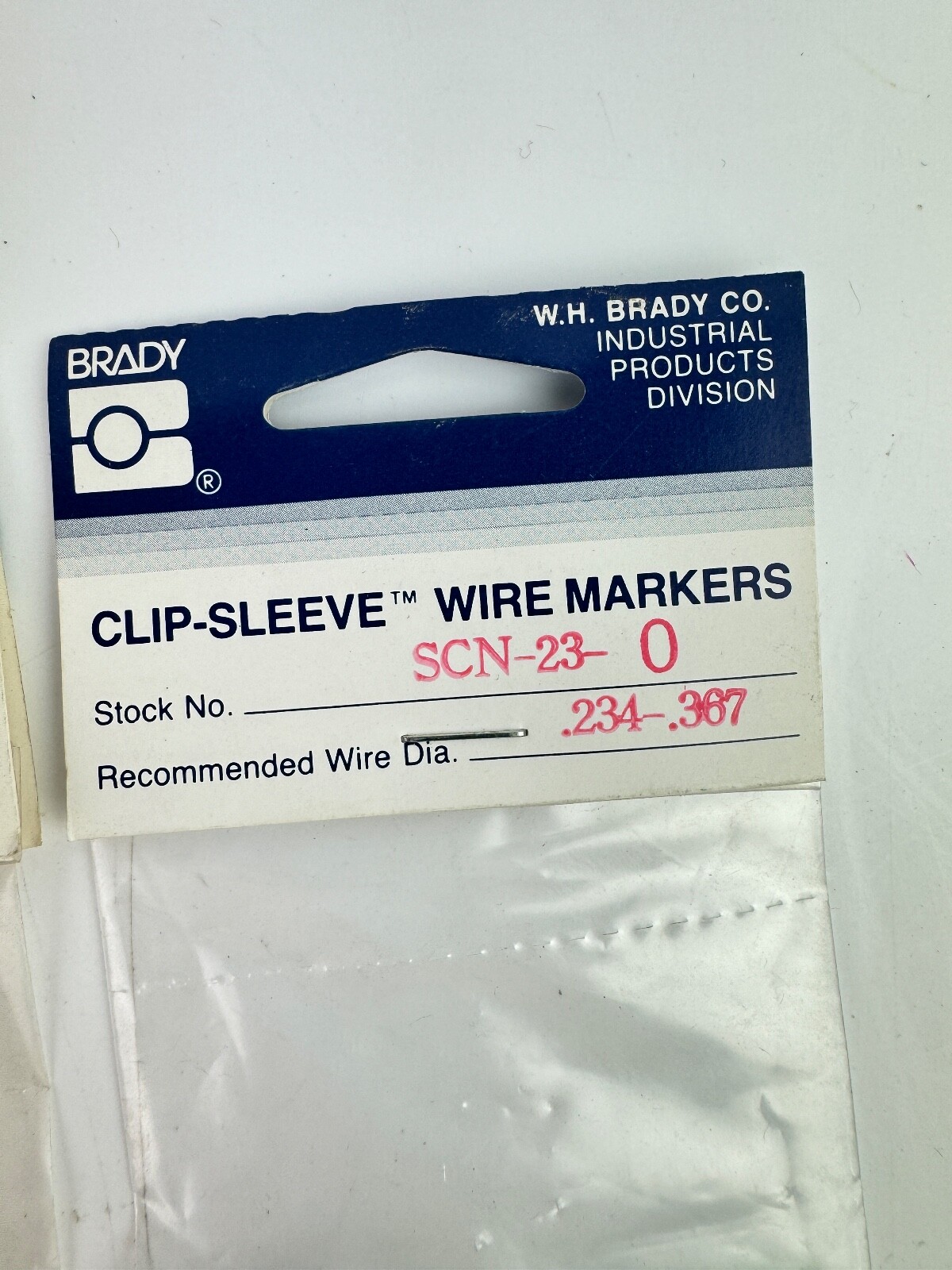 BRADY SCN-23-0 CLIP-SLEEVE WIRE MARKERS *LOT OF 2 BAGS*
