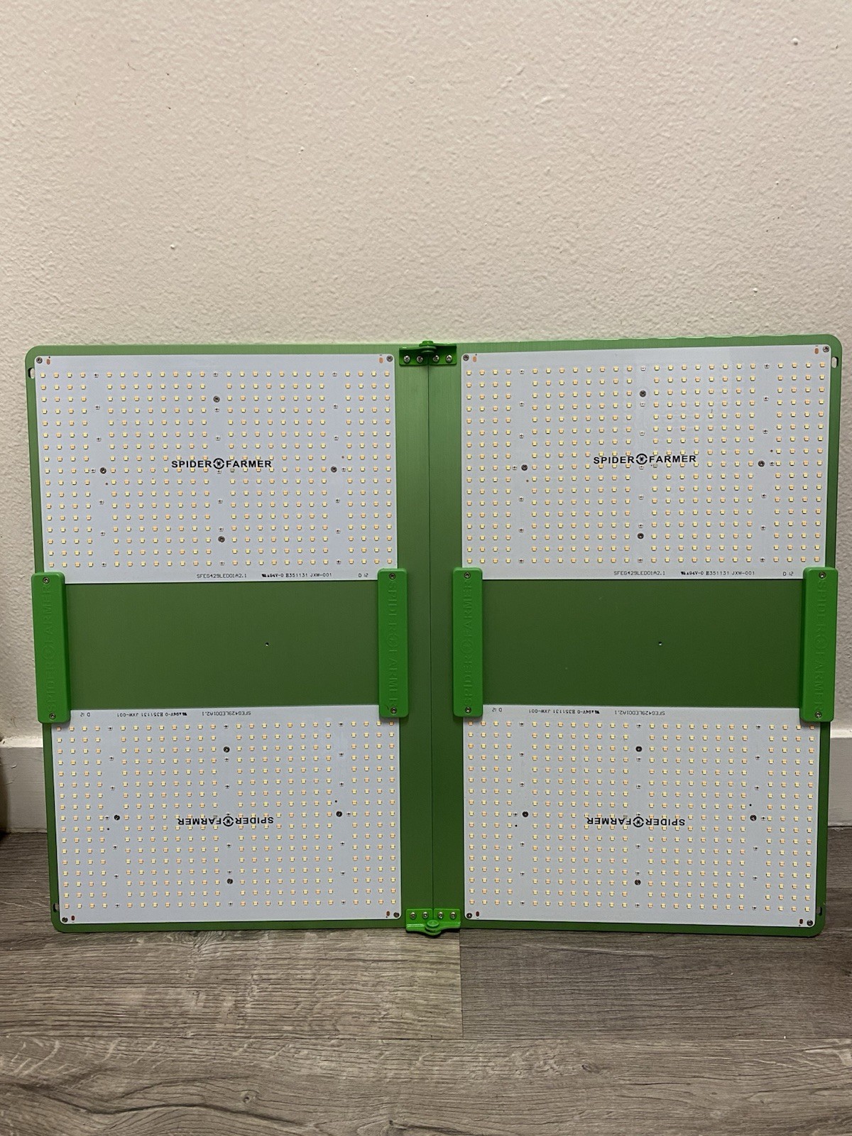 Spider Farmer SF-4000 LED Grow Light, Used with Free Shipping