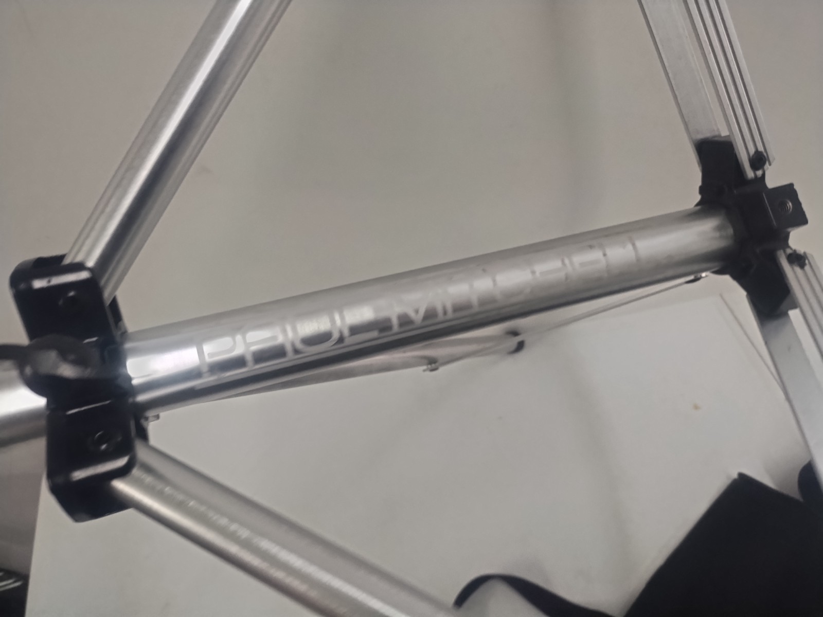 Paul Mitchell School Pro Mannequin Styling Head holder Tripod with Carrying Case