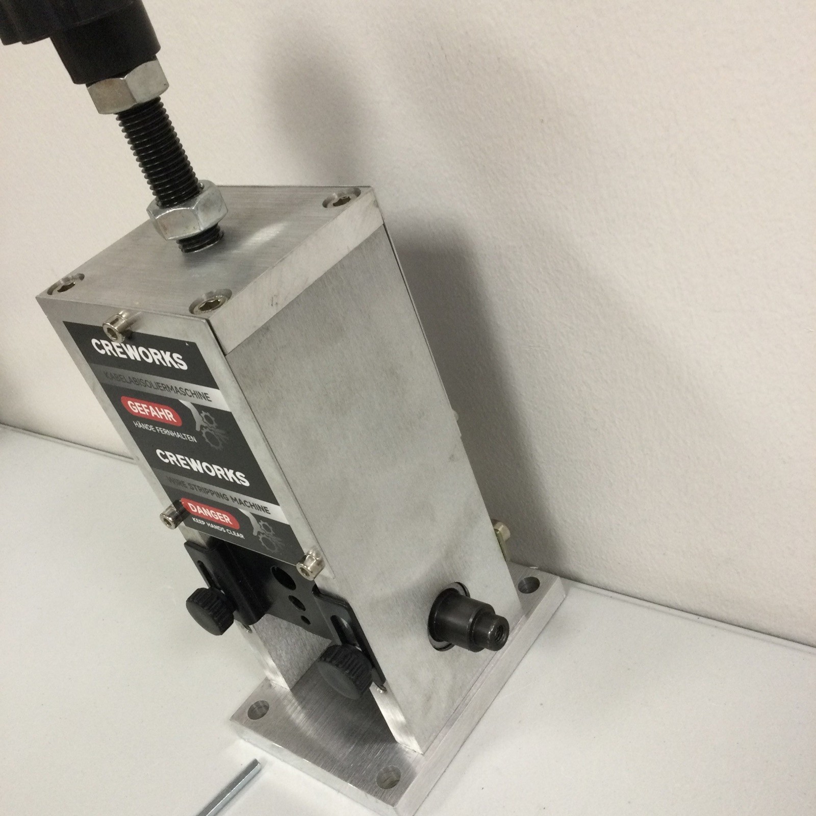 Creworks Manual Wire Stripper Machine – 0.06″–1″ Drill-Powered Cable (READ)