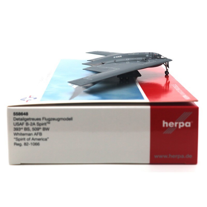 Herpa 1/200 alloy finished aircraft model, American B-2A Ghost Bomber Spirit -