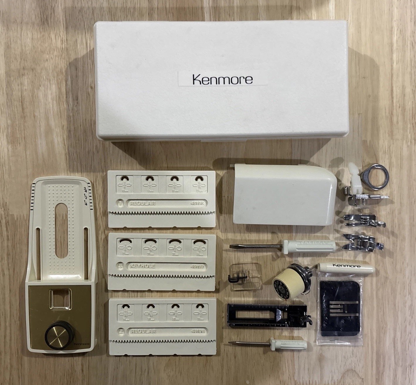 Kenmore Ultra Stitch 12 Sewing Machine Model 158 1561281 Working