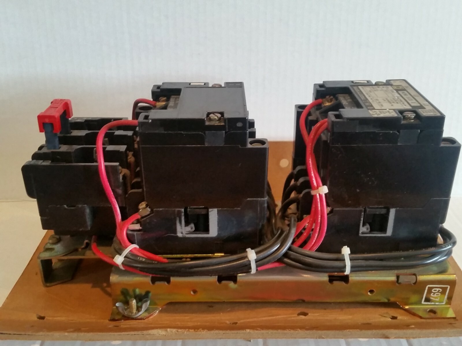 SQUARE D 8736SCO7V02 NEMA Size 1 3-Pole AC Reversing Magnetic Starter, NEW!