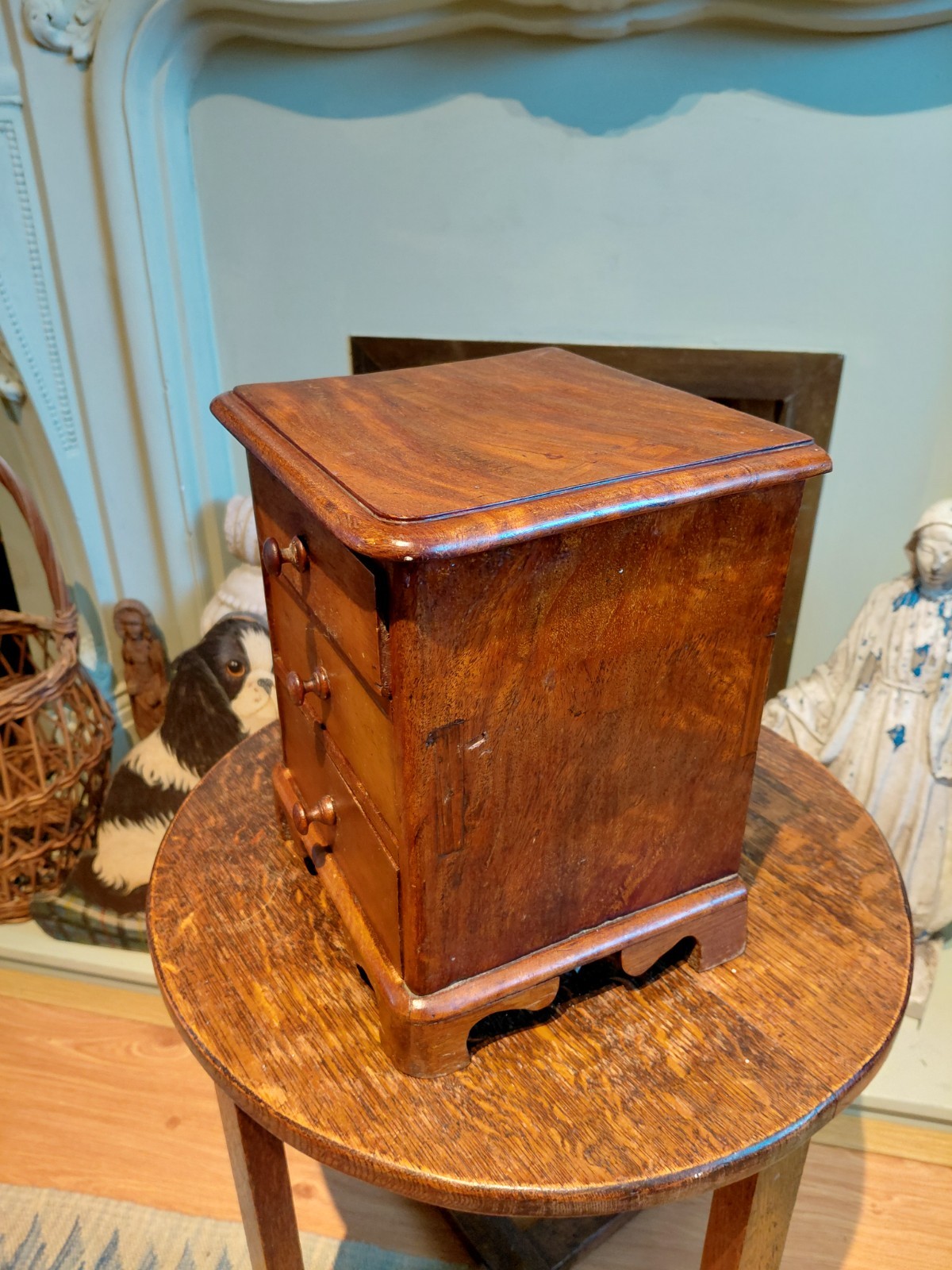 A Victorian Apprentice Piece Chest Of Drawers, Desktop 3 Drawers In Mahogany.