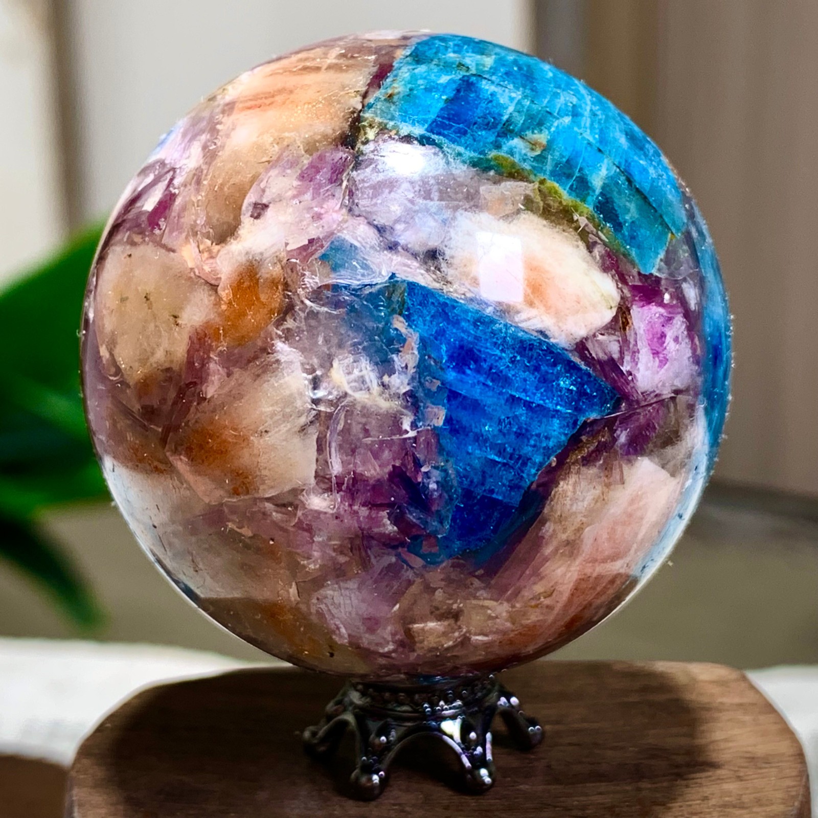 152G Natural Blue Aptite +Sun Stone purple lepidolite Sphere mineral sample